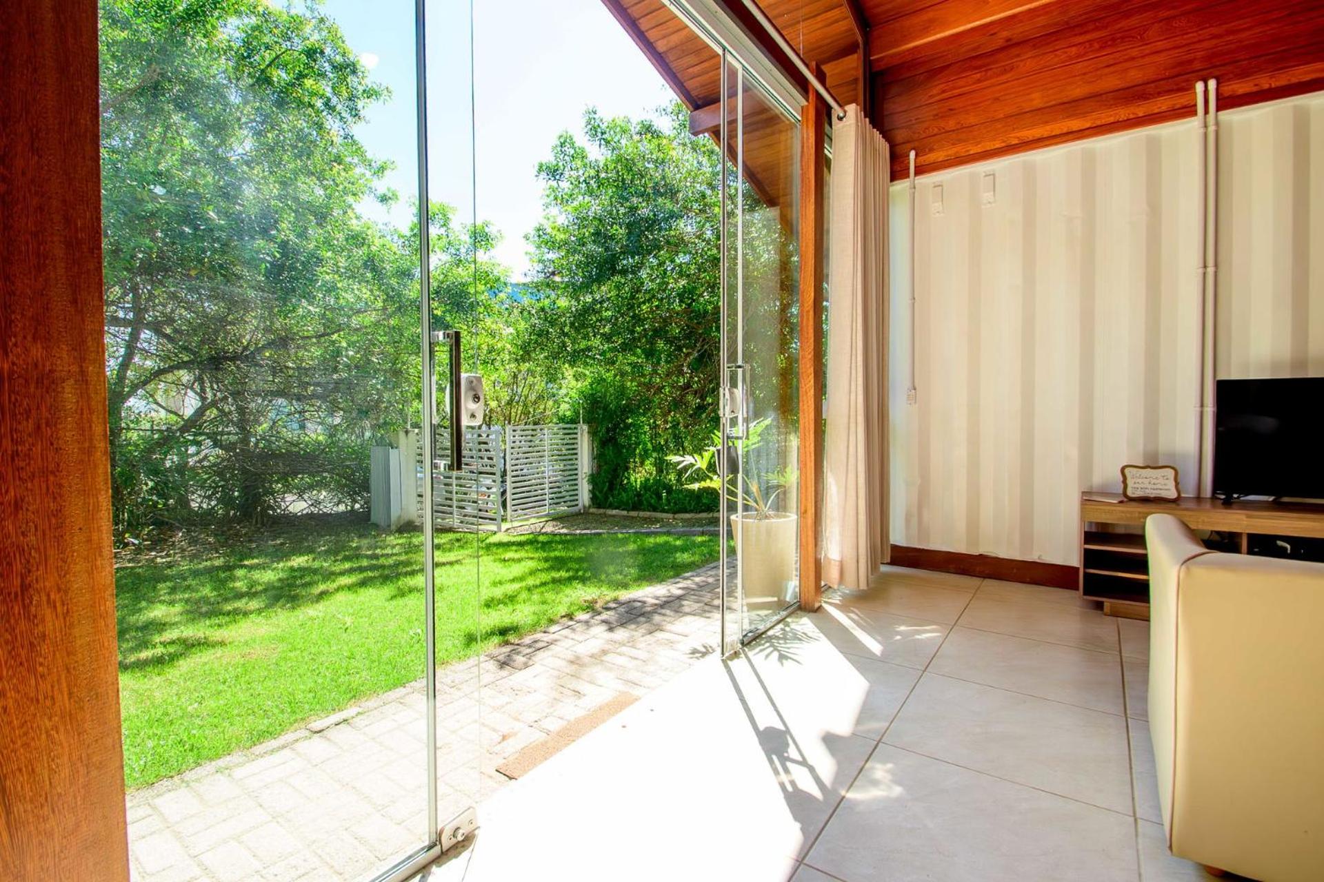 Casa Container perto da Praia TJ3949