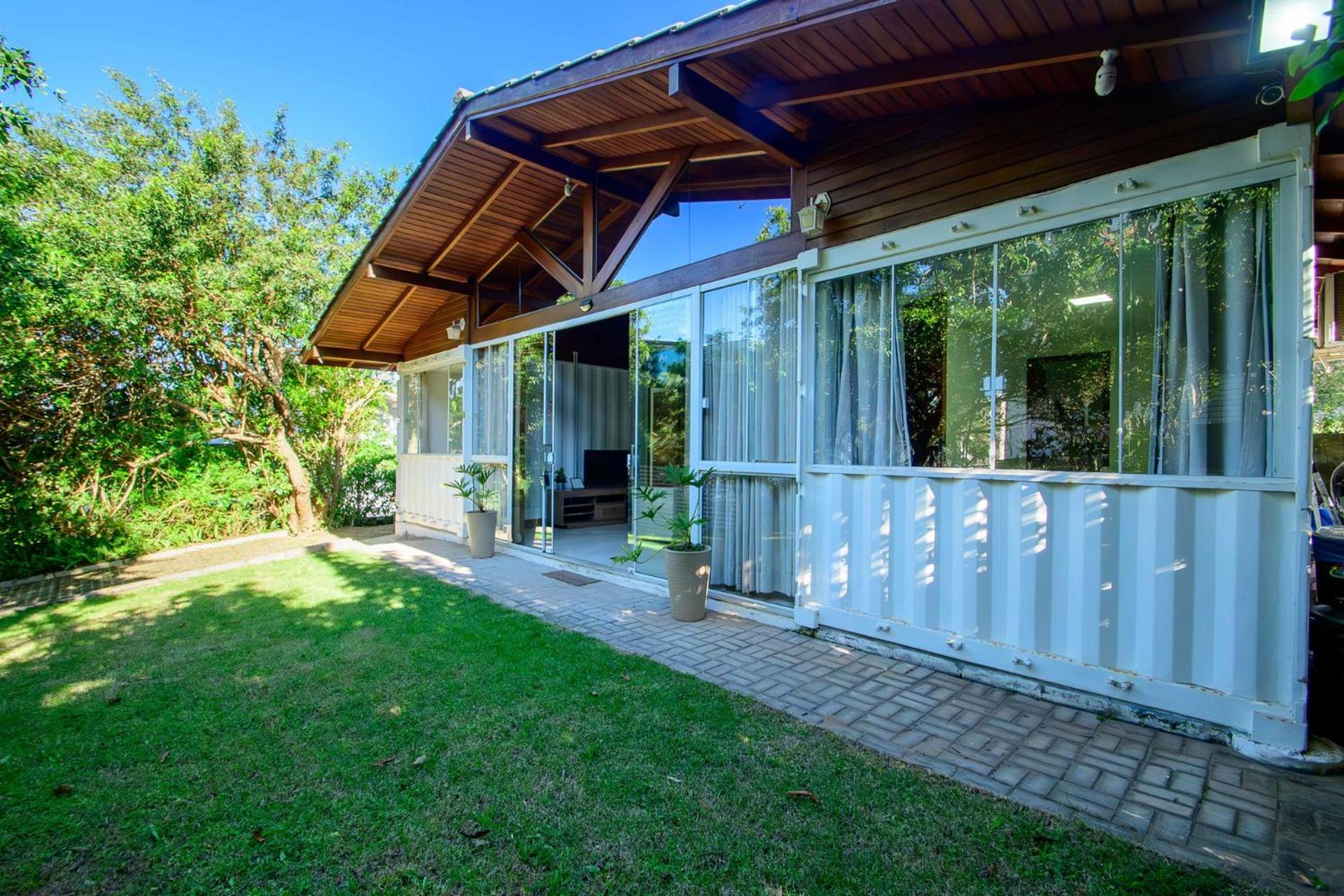 Casa Container perto da Praia TJ3949