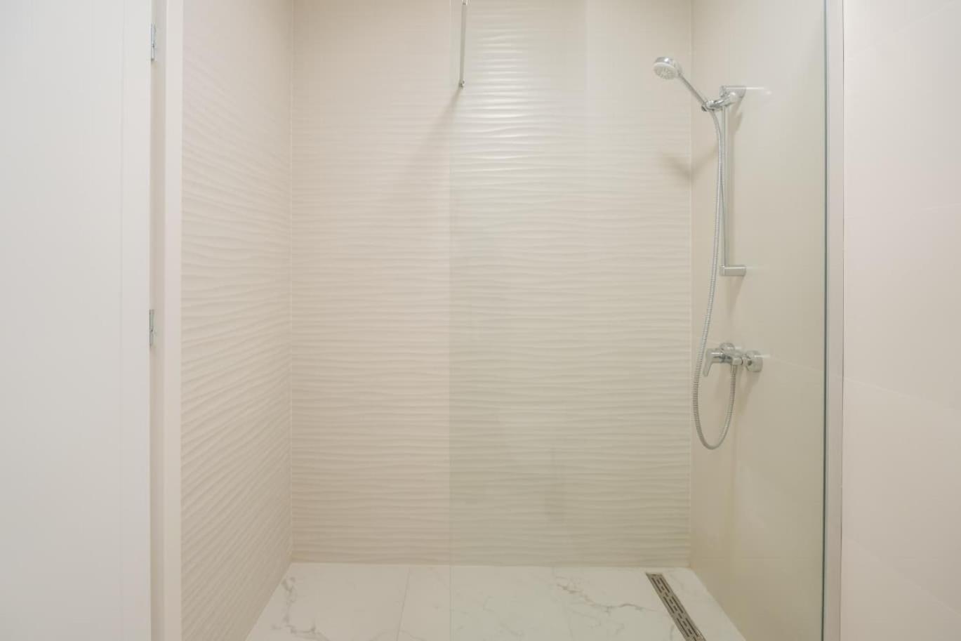 The Velvet by Blvd 44B5 - Premium City Retreat