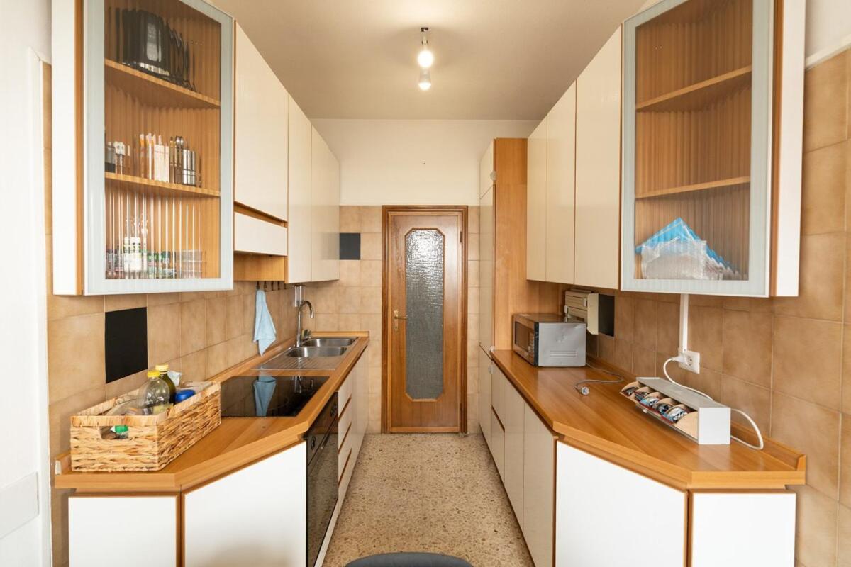Spacious apartment Municipio 9