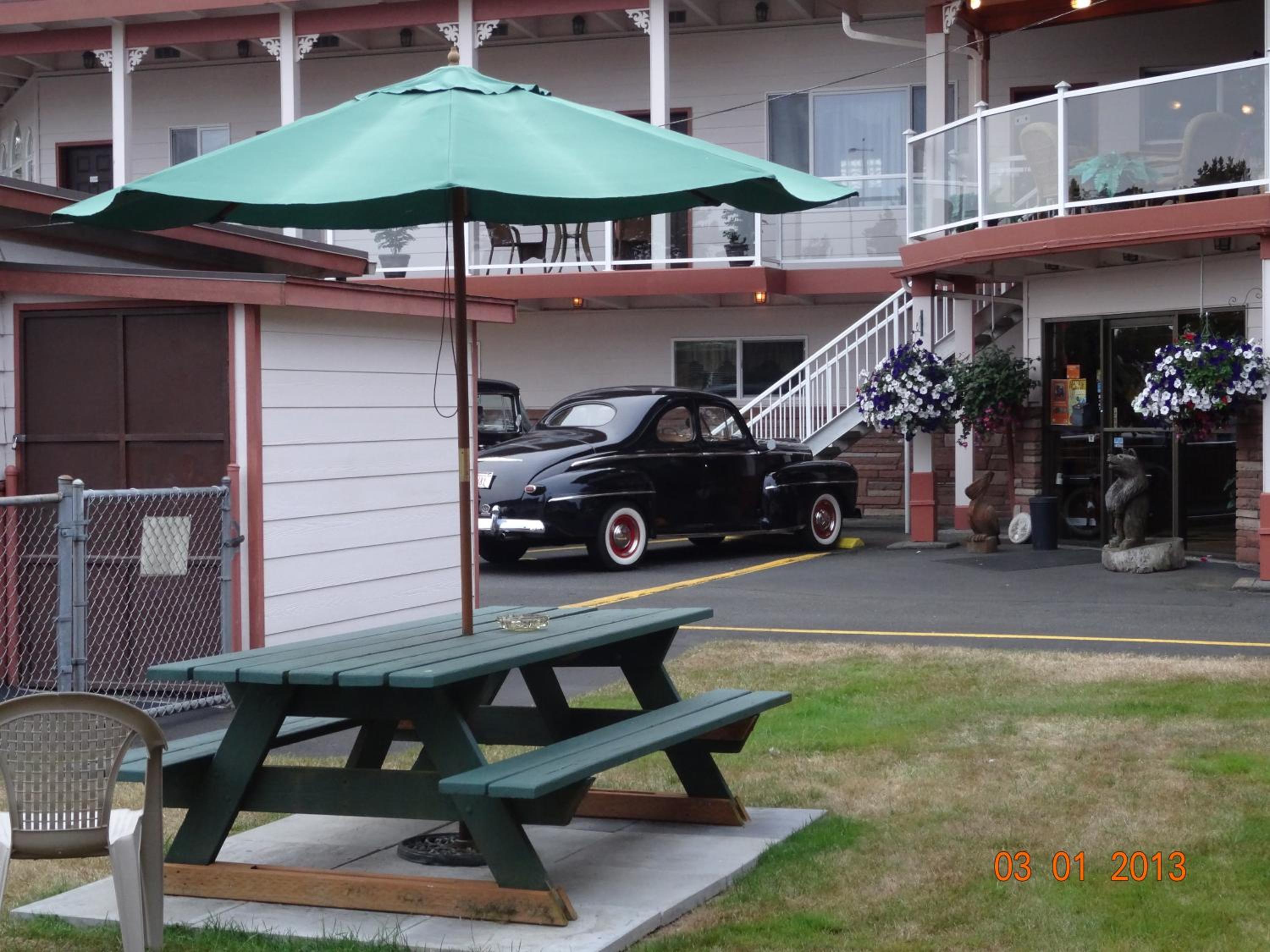 Breakers Boutique Inn