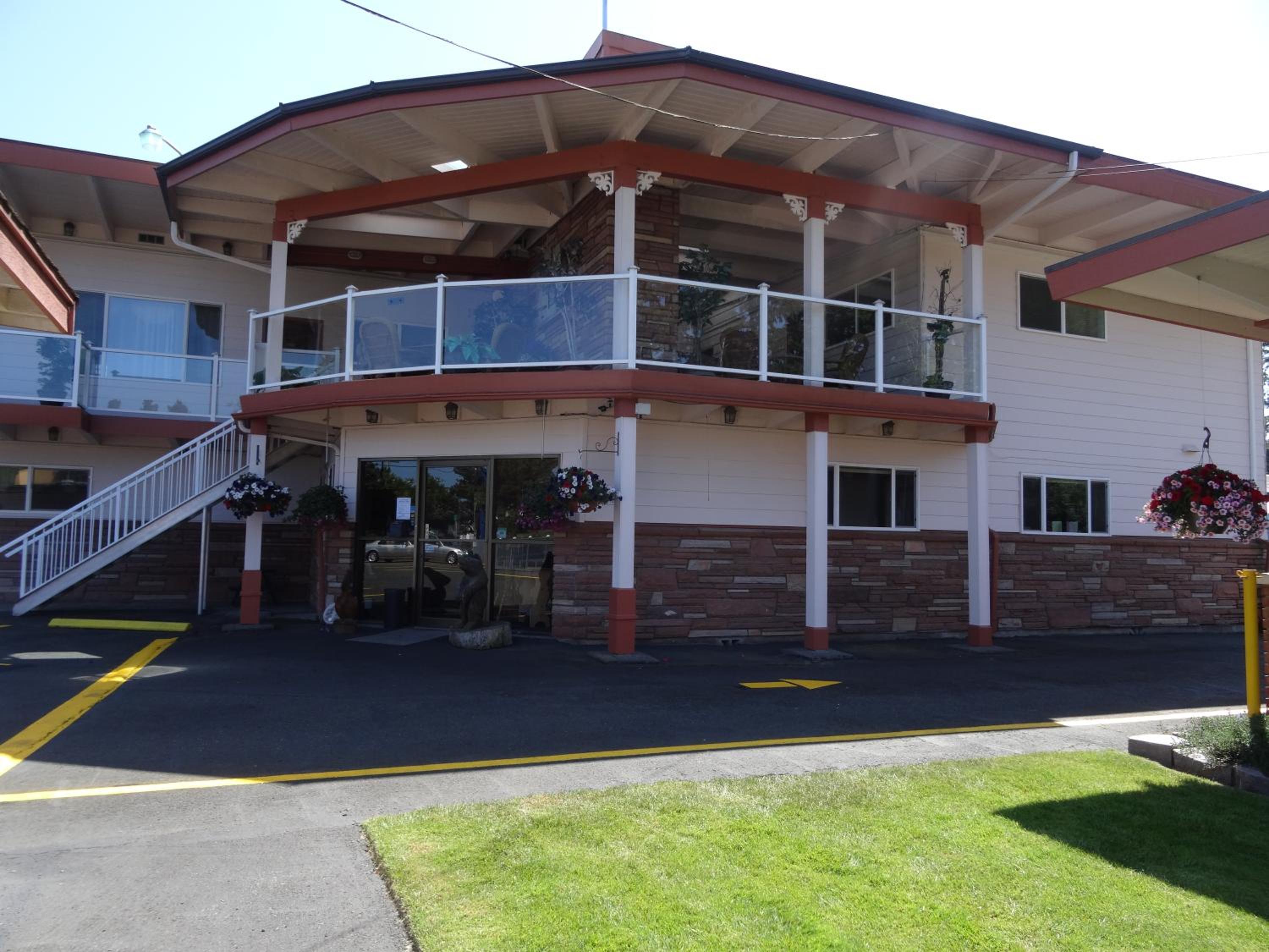Breakers Boutique Inn