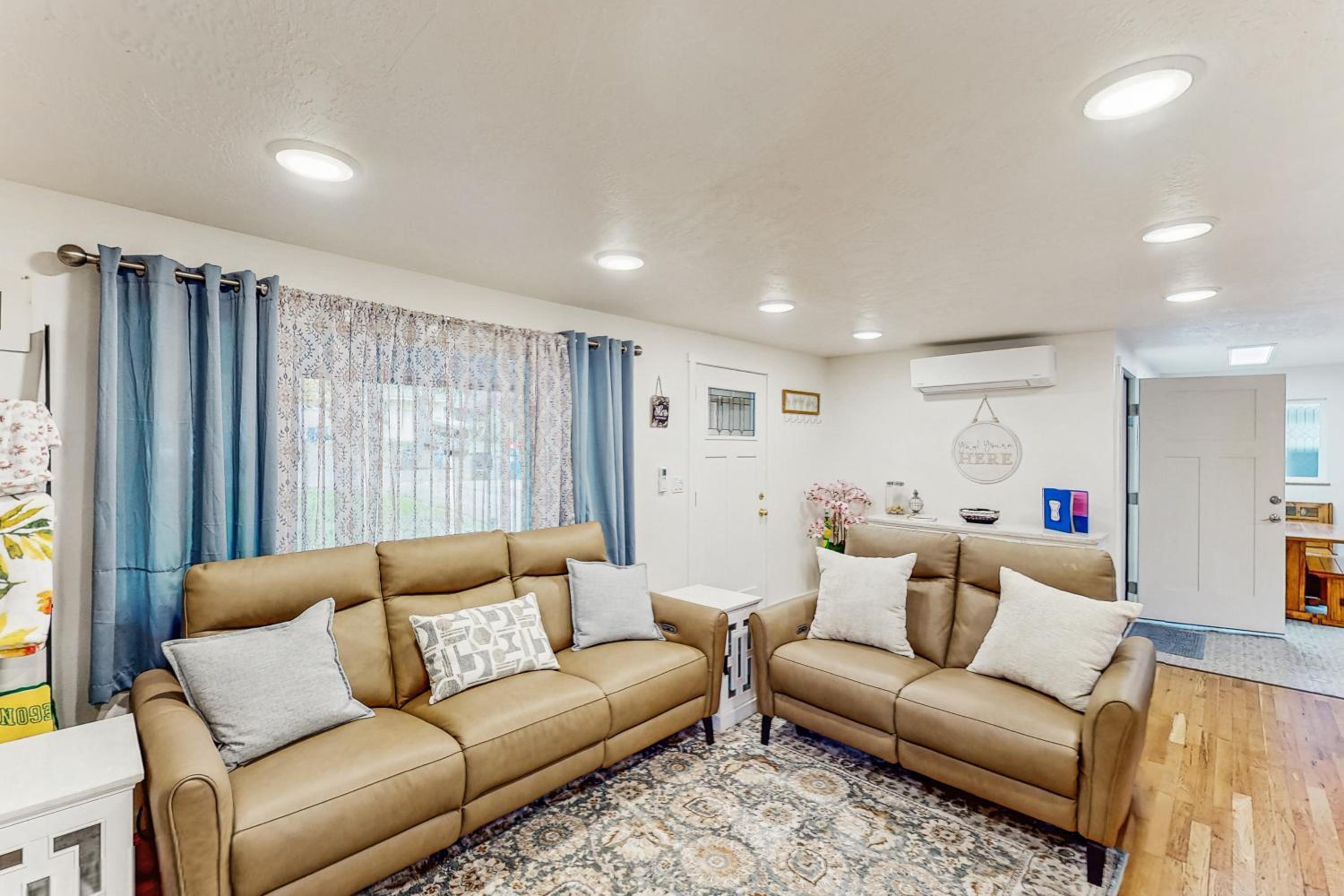 2 Mi to Campus! Family Home with Game Room in Eugene