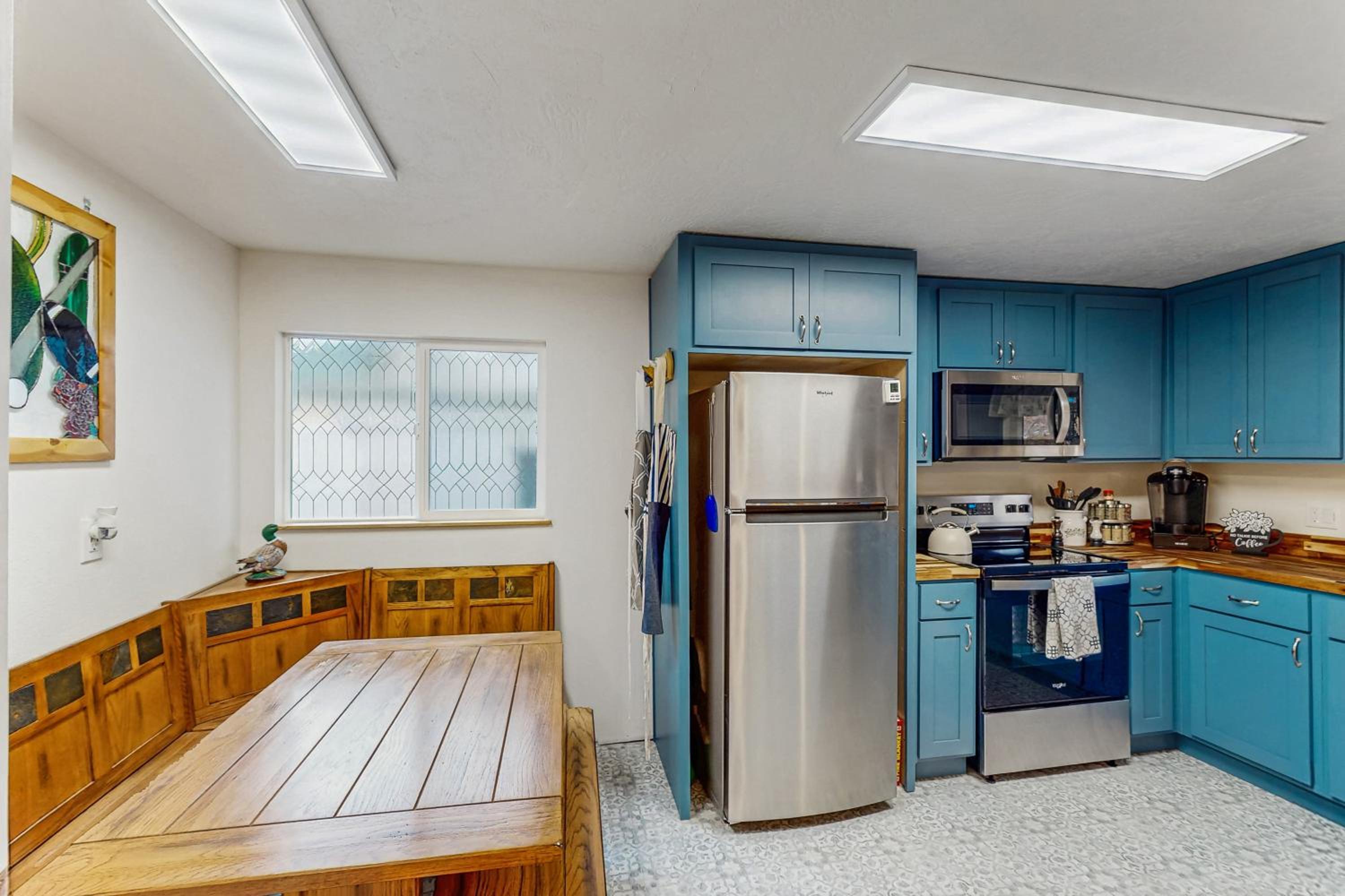 2 Mi to Campus! Family Home with Game Room in Eugene