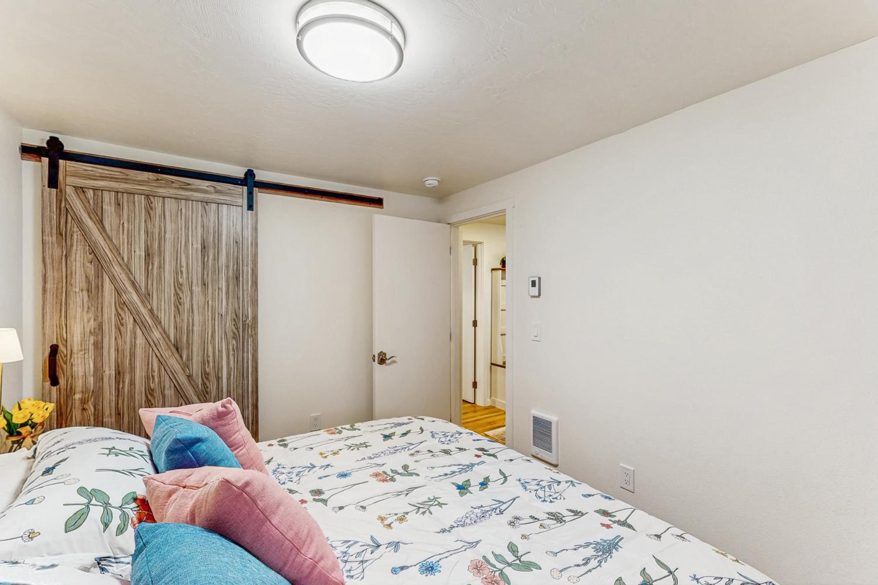 2 Mi to Campus! Family Home with Game Room in Eugene