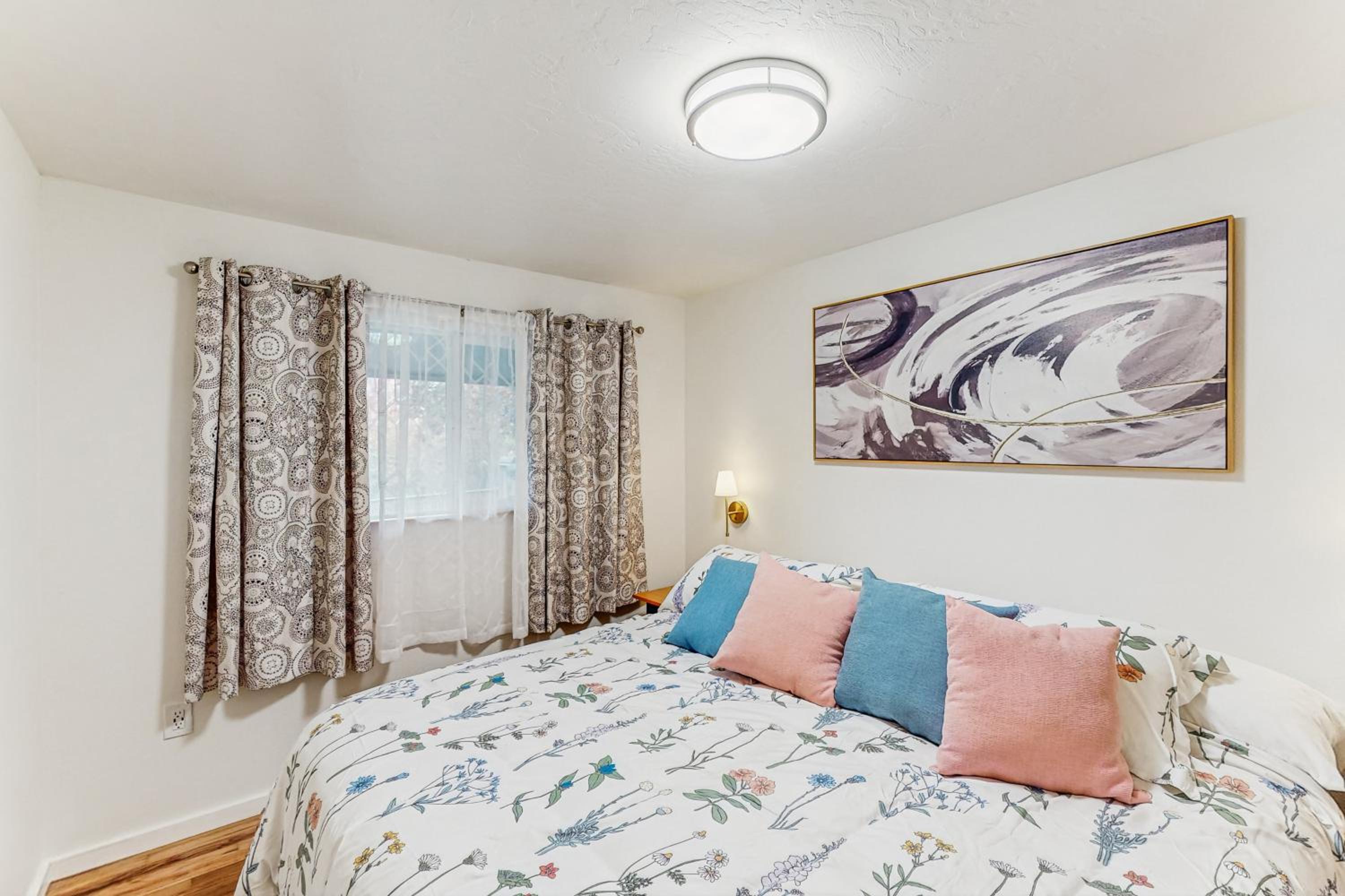 2 Mi to Campus! Family Home with Game Room in Eugene