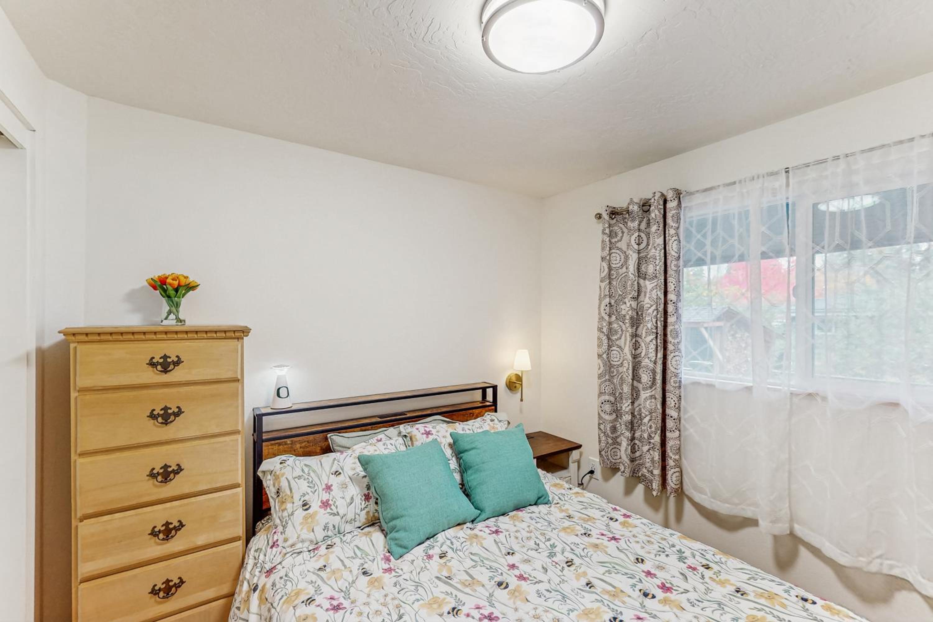 2 Mi to Campus! Family Home with Game Room in Eugene