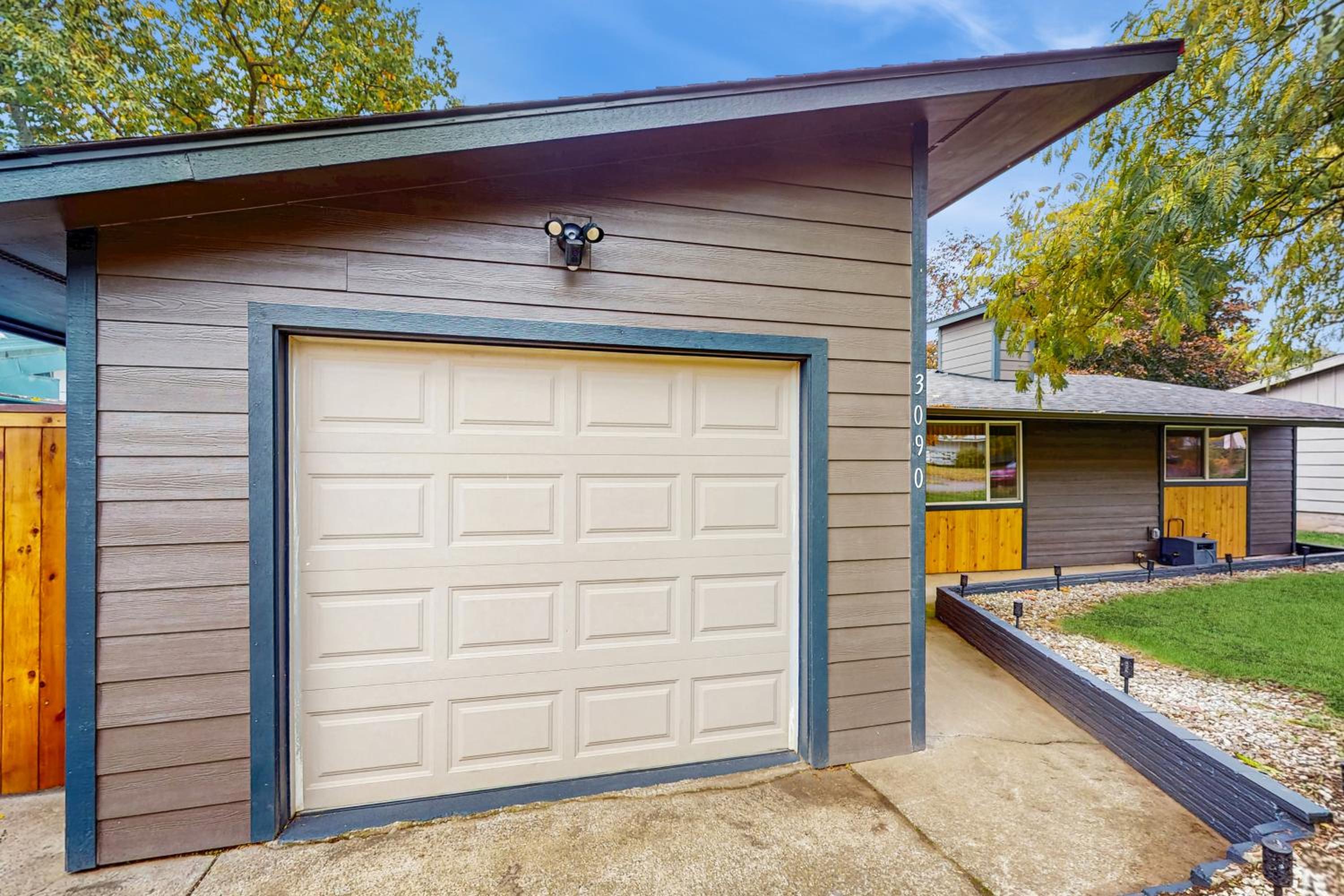 2 Mi to Campus! Family Home with Game Room in Eugene