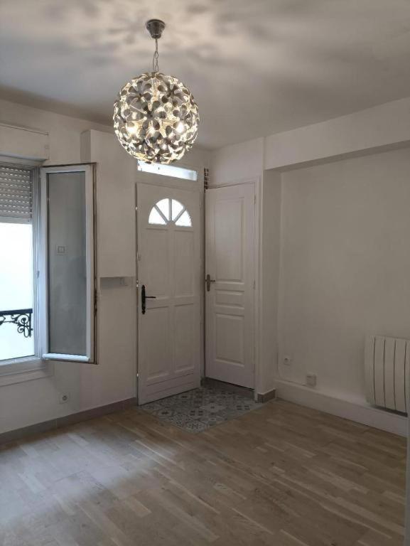 Cozy Parisian Apartment