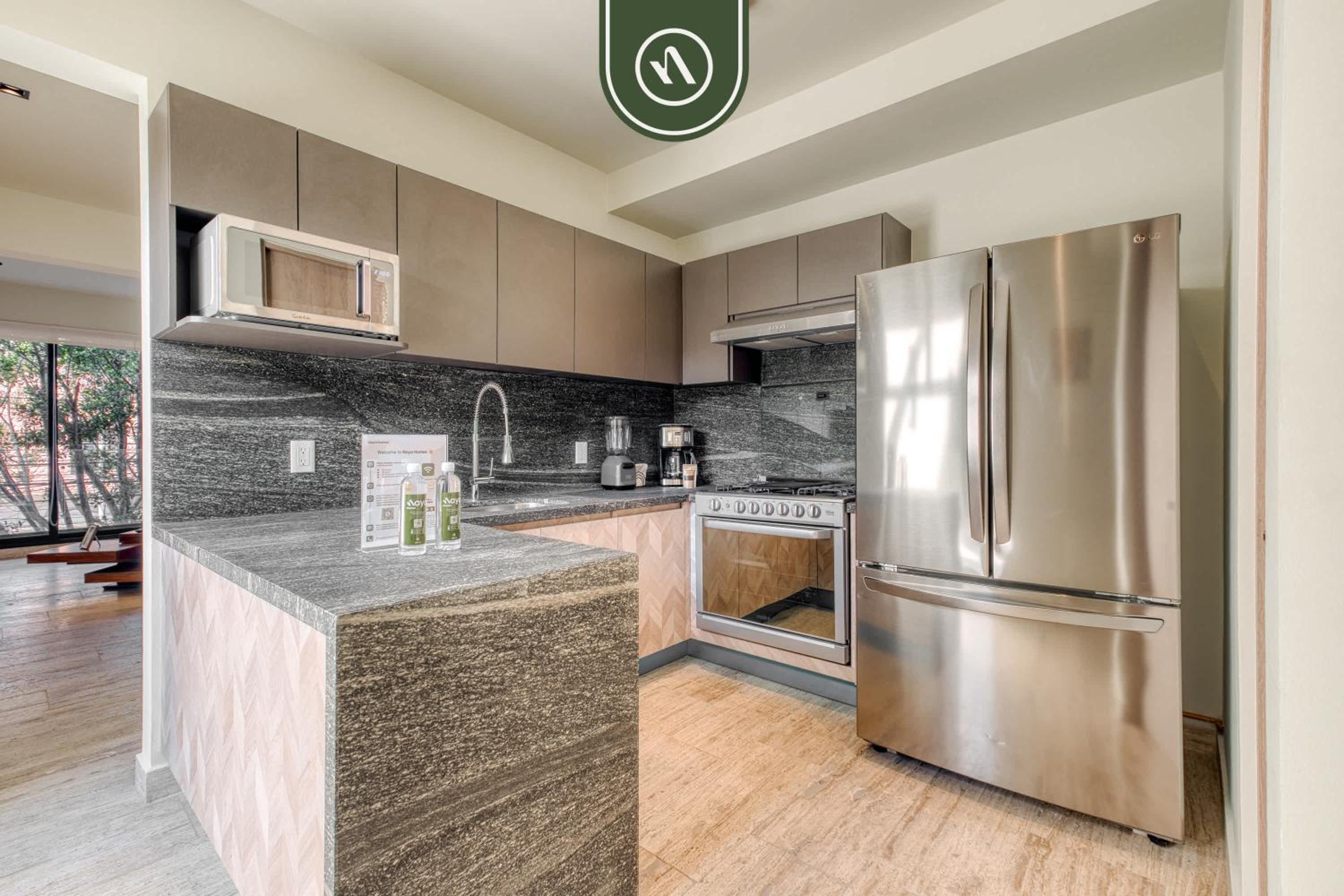 Centric 2 BR Condo in the Heart Roma Norte