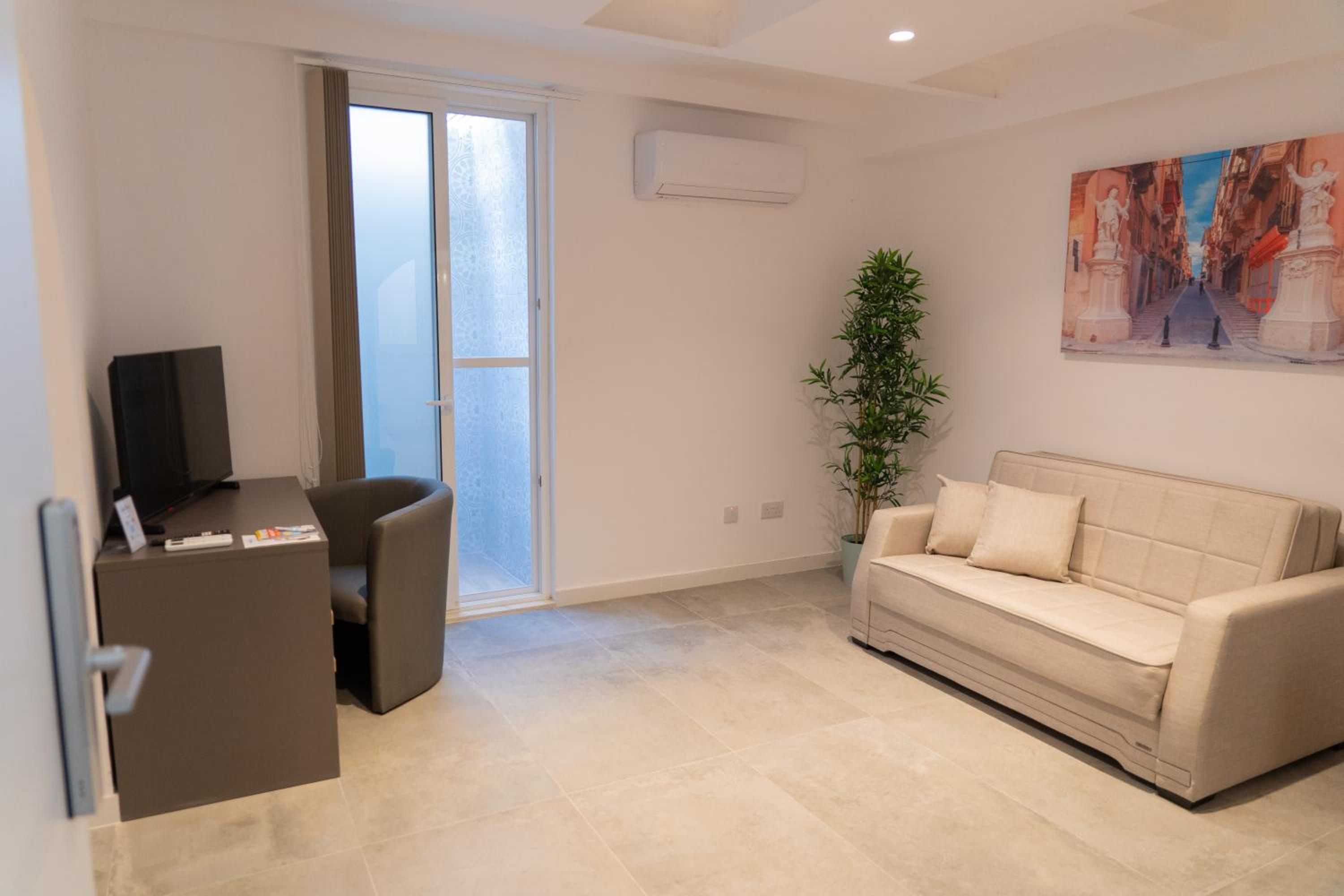 Emilio's Suites