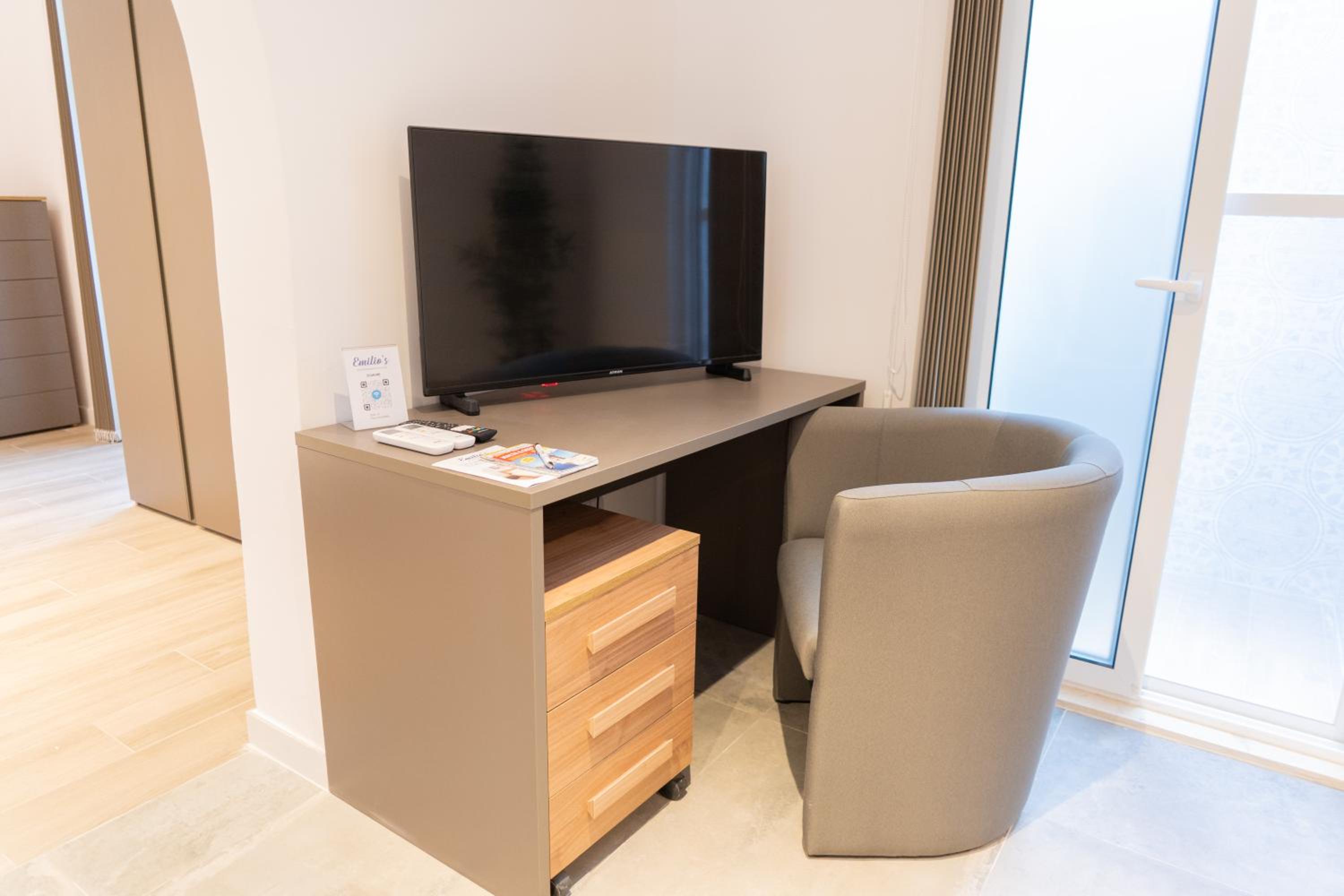 Emilio's Suites