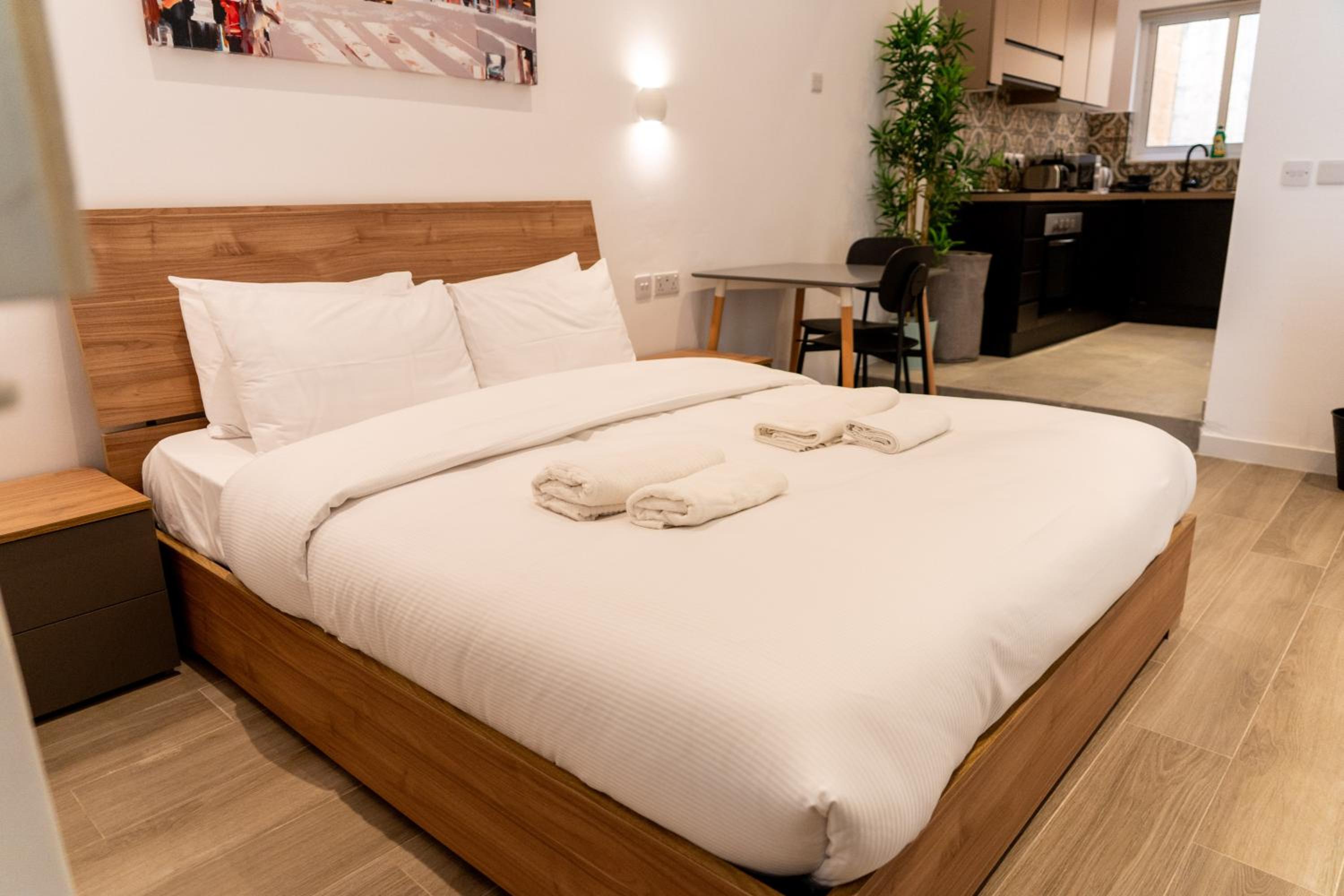 Emilio's Suites
