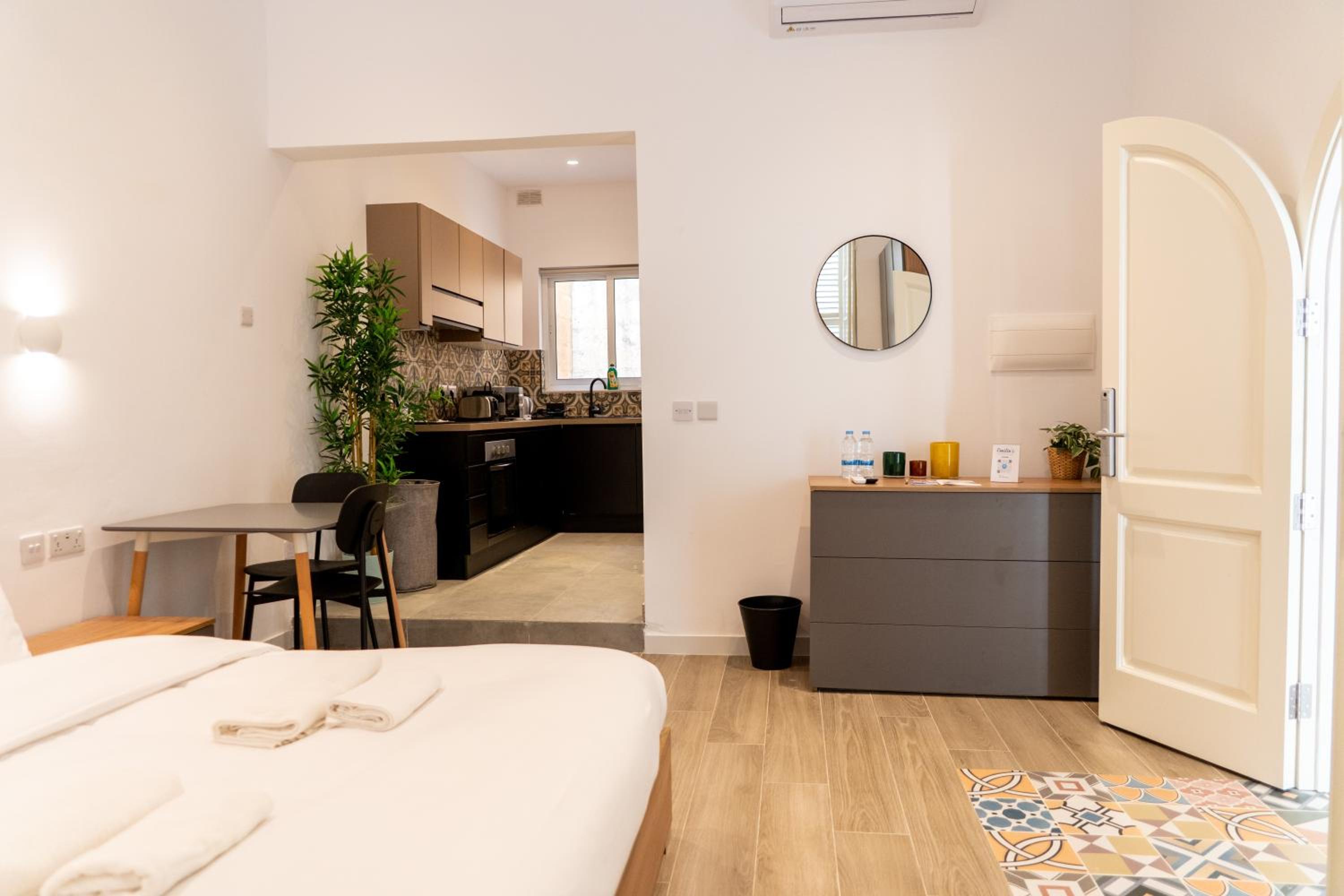 Emilio's Suites