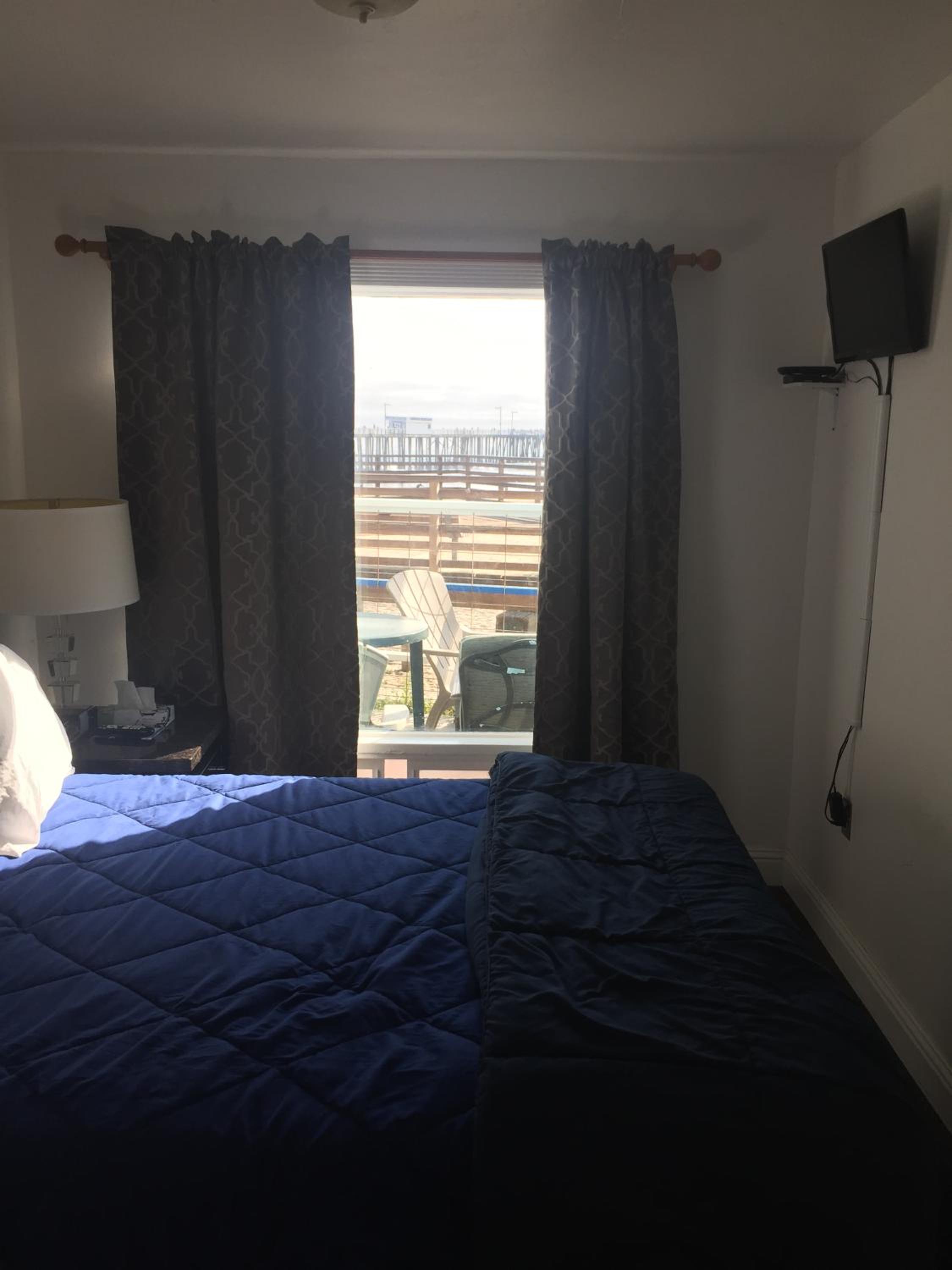 Dolphin Cove Motel