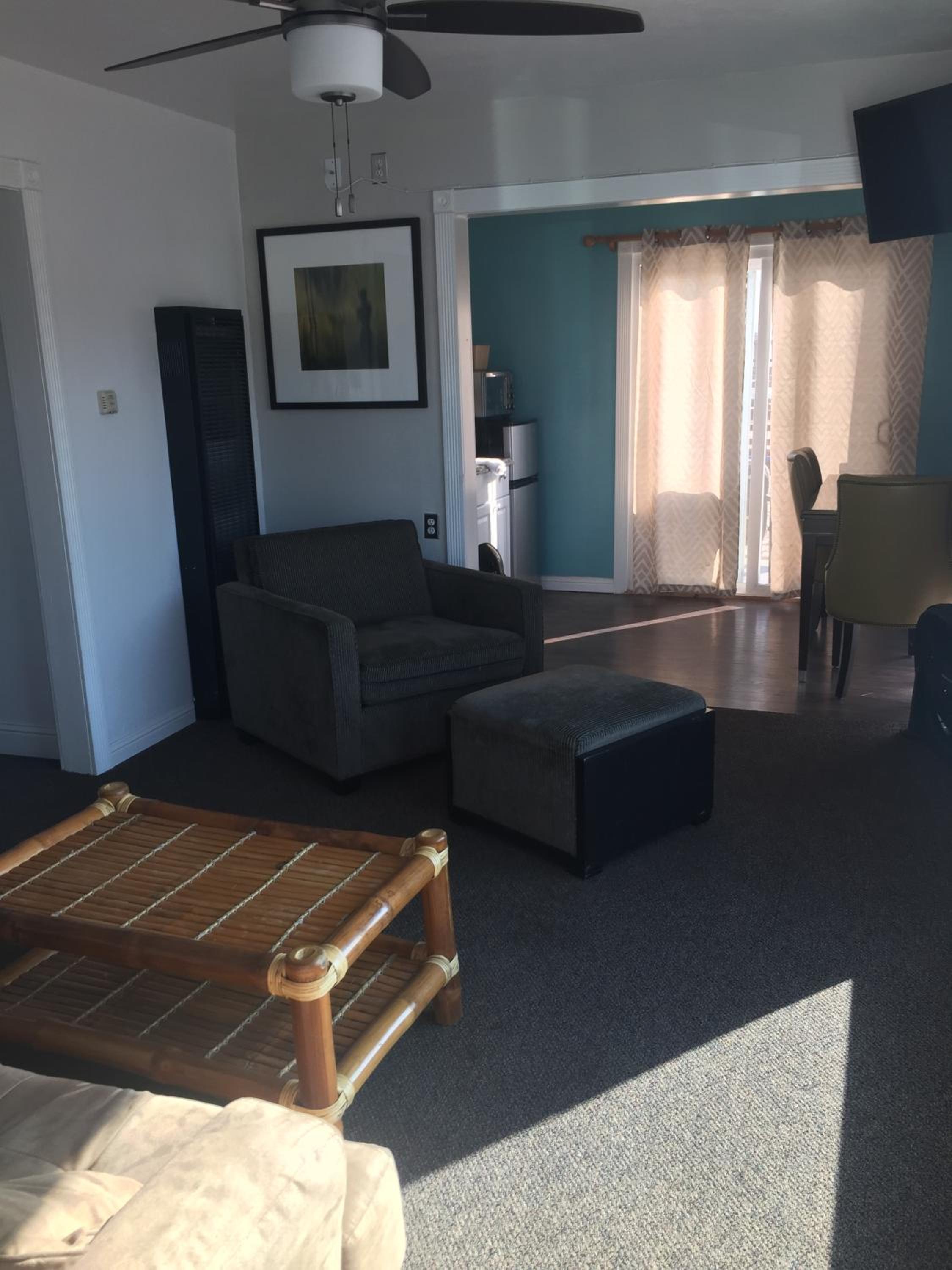 Dolphin Cove Motel