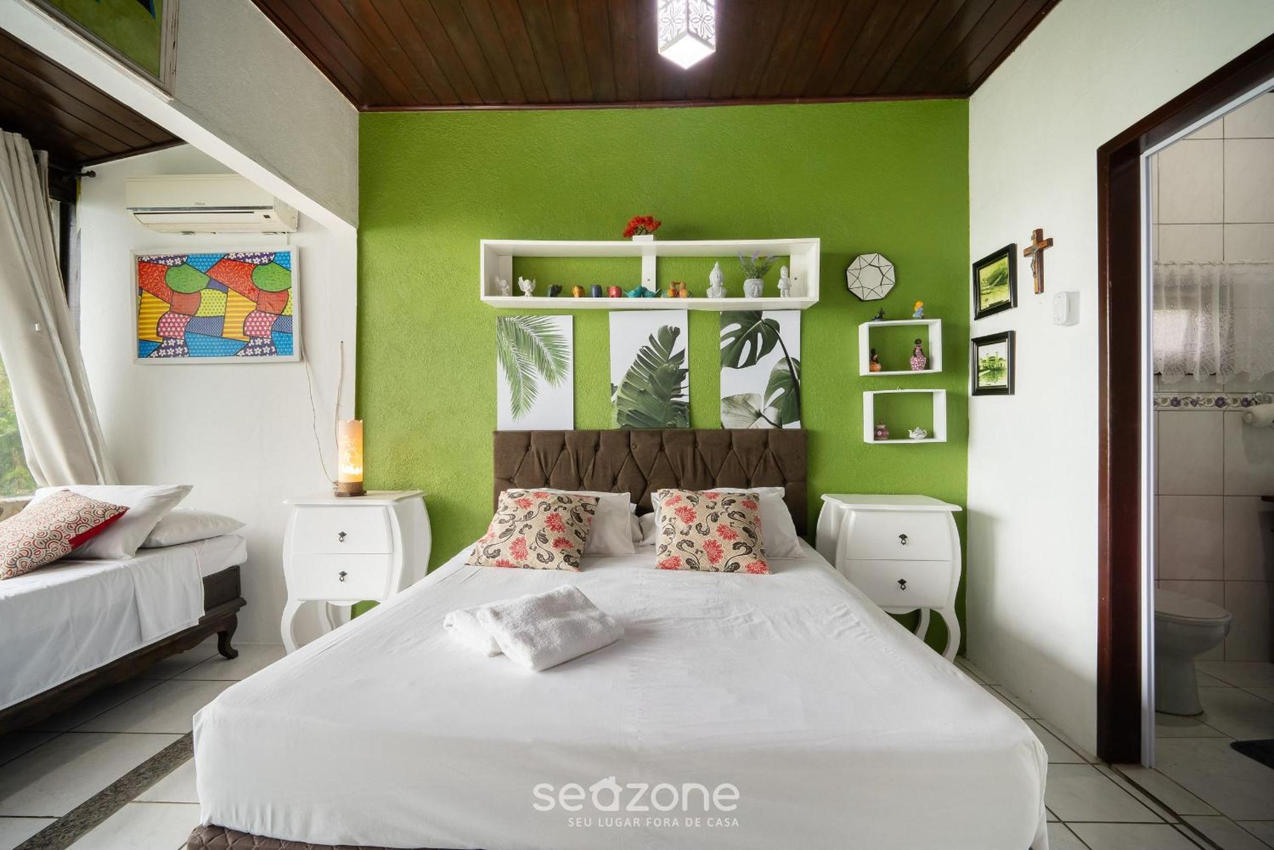 House w/ ocean view, pool and beach access IZE0016