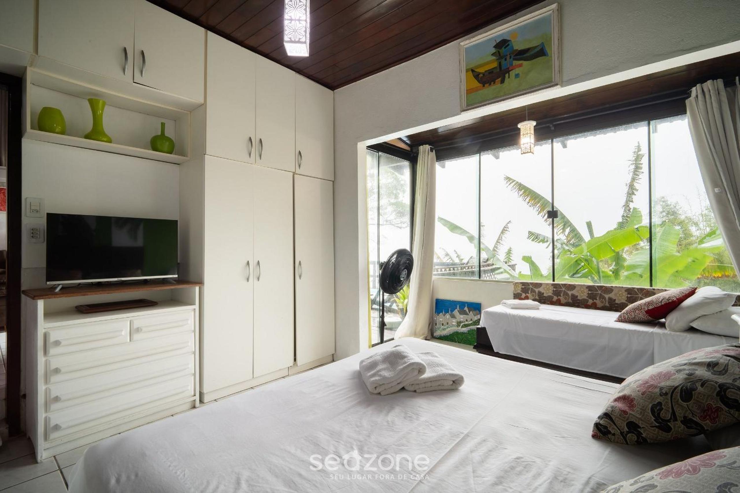House w/ ocean view, pool and beach access IZE0016
