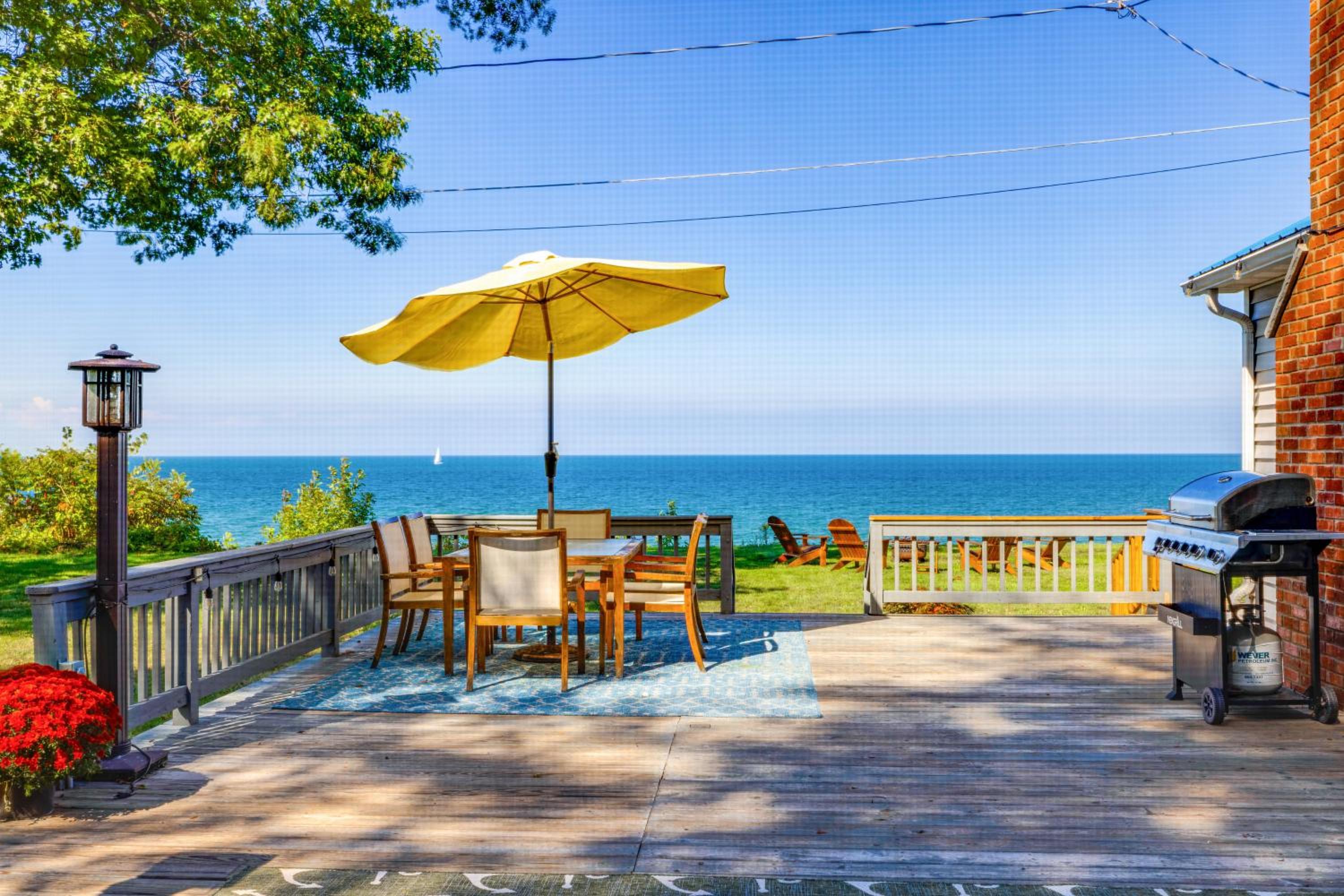 Wilson Waterfront Getaway Near Hikes and Wineries!