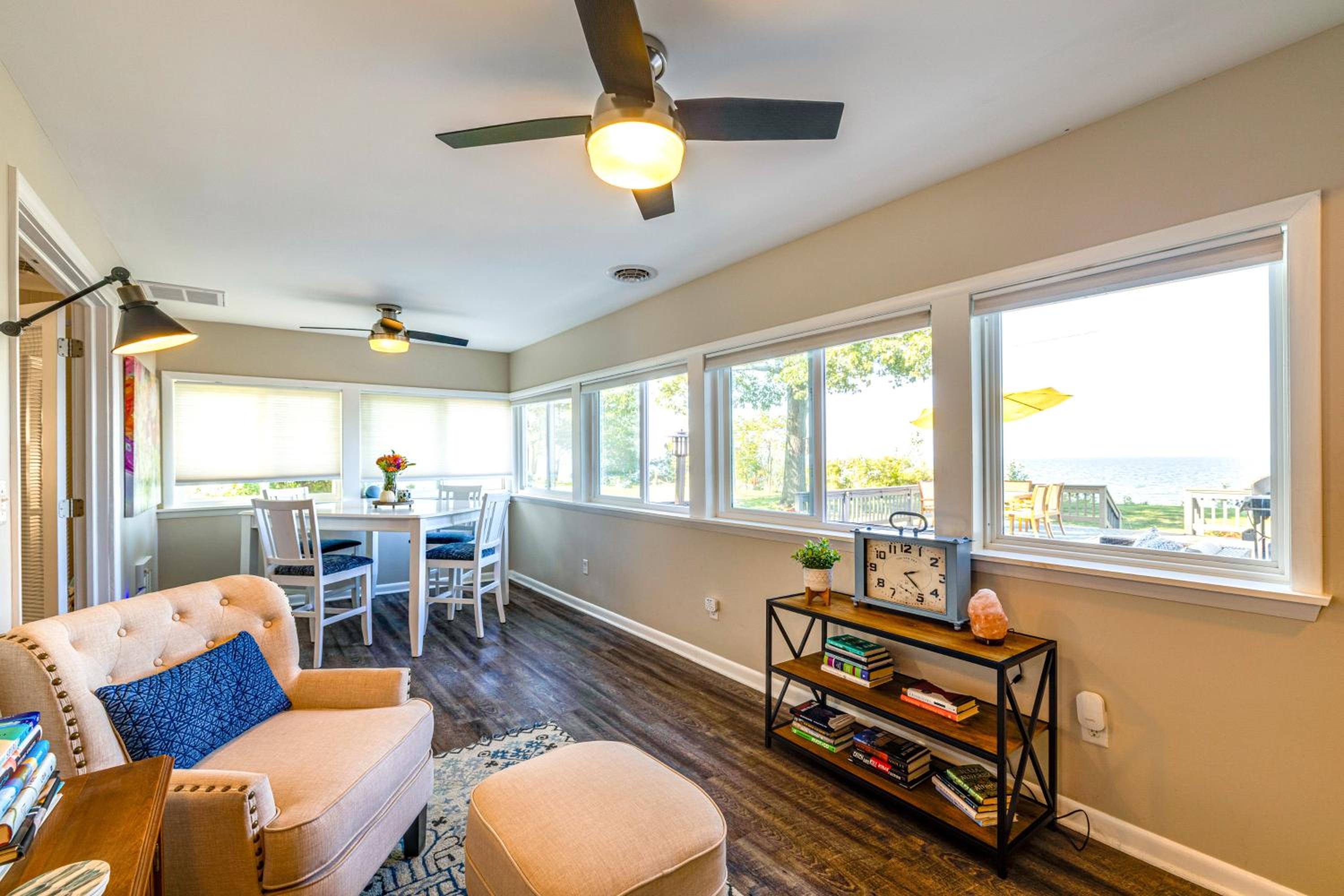 Wilson Waterfront Getaway Near Hikes and Wineries!