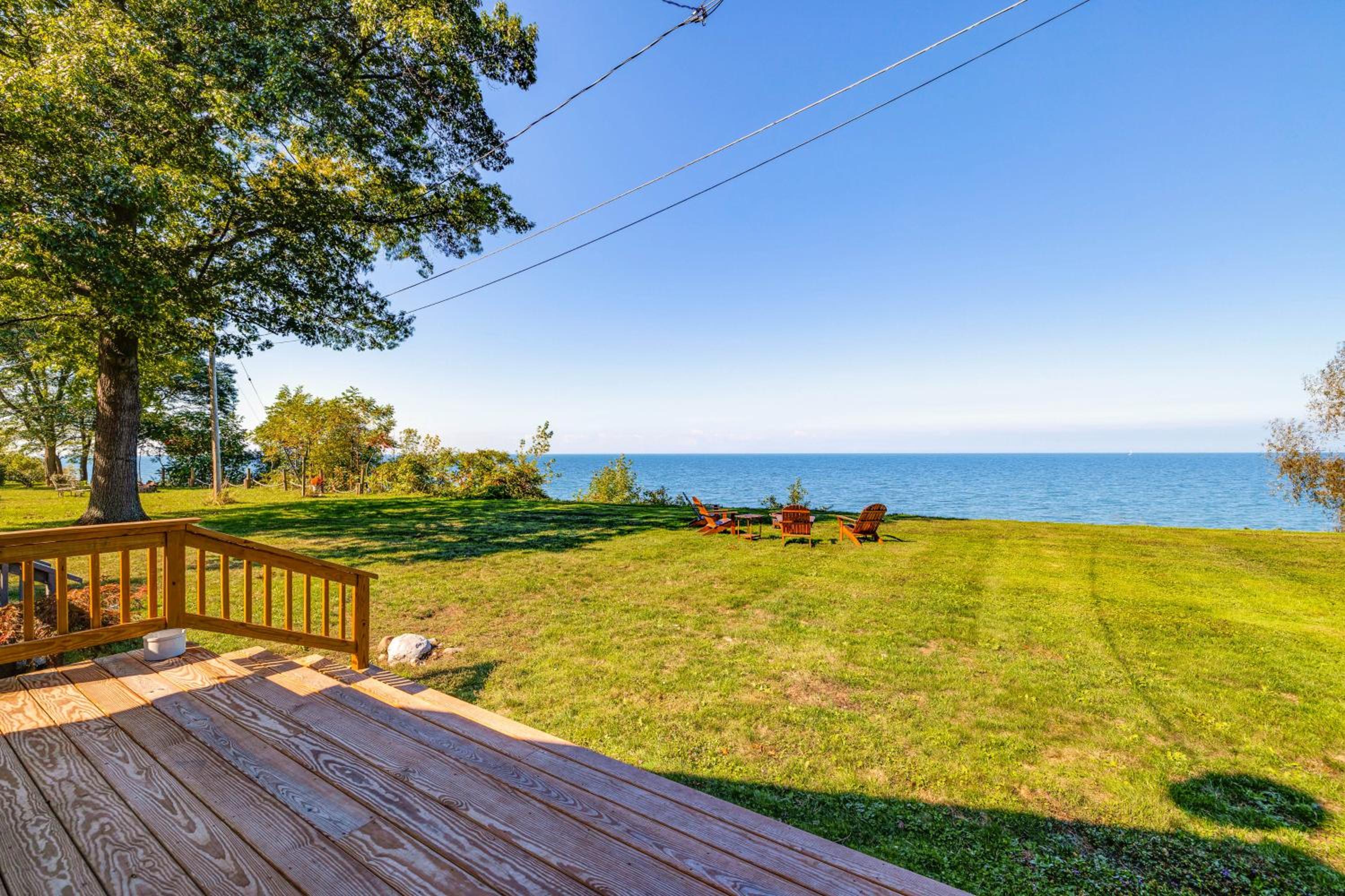 Wilson Waterfront Getaway Near Hikes and Wineries!