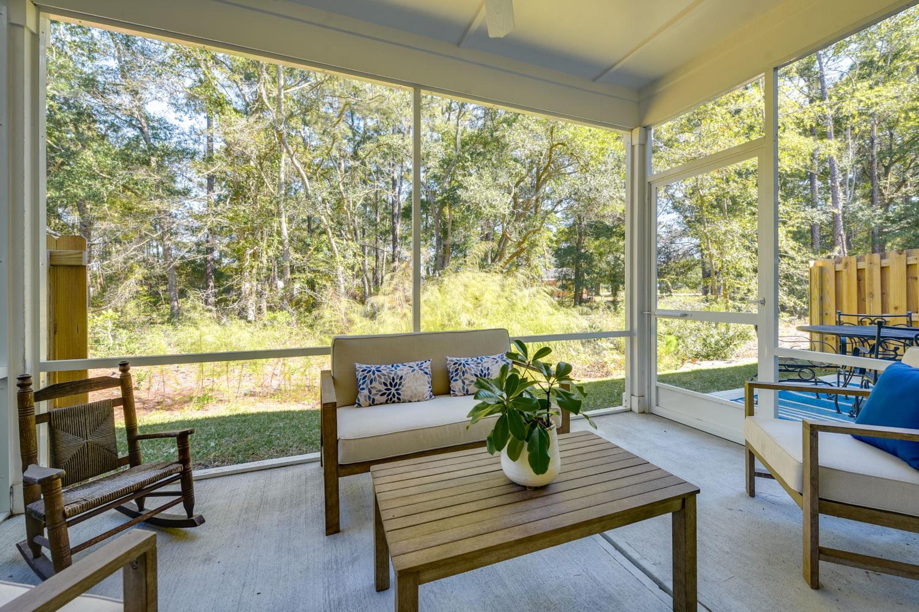 Townhome with Pool! 7 Mi to Ocean Isle Beach