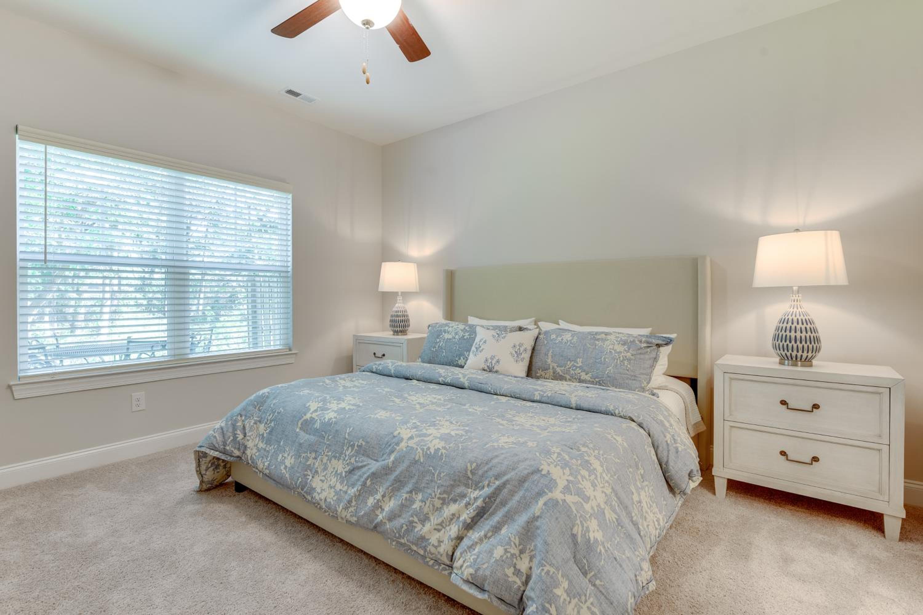 Townhome with Pool! 7 Mi to Ocean Isle Beach