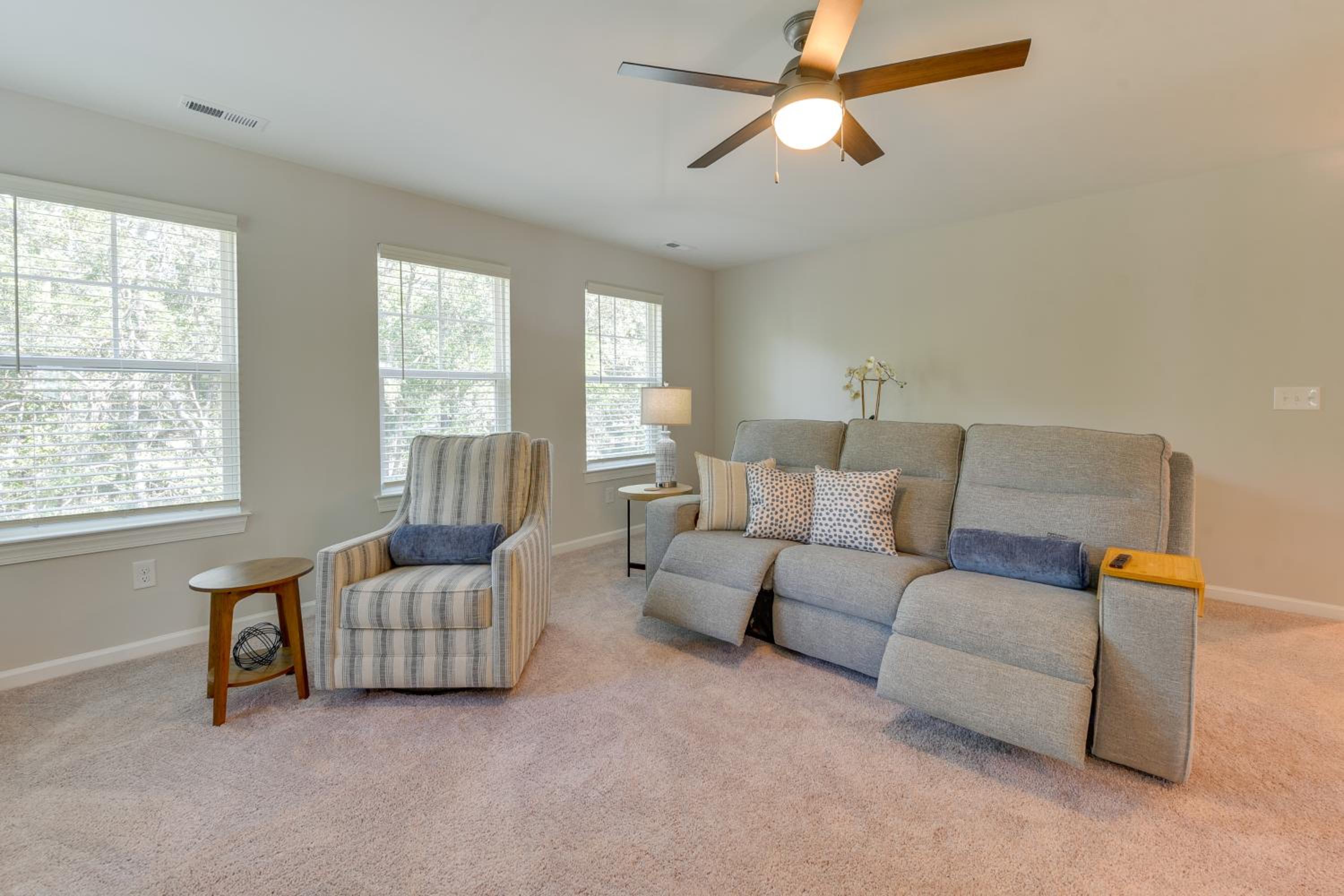 Townhome with Pool! 7 Mi to Ocean Isle Beach