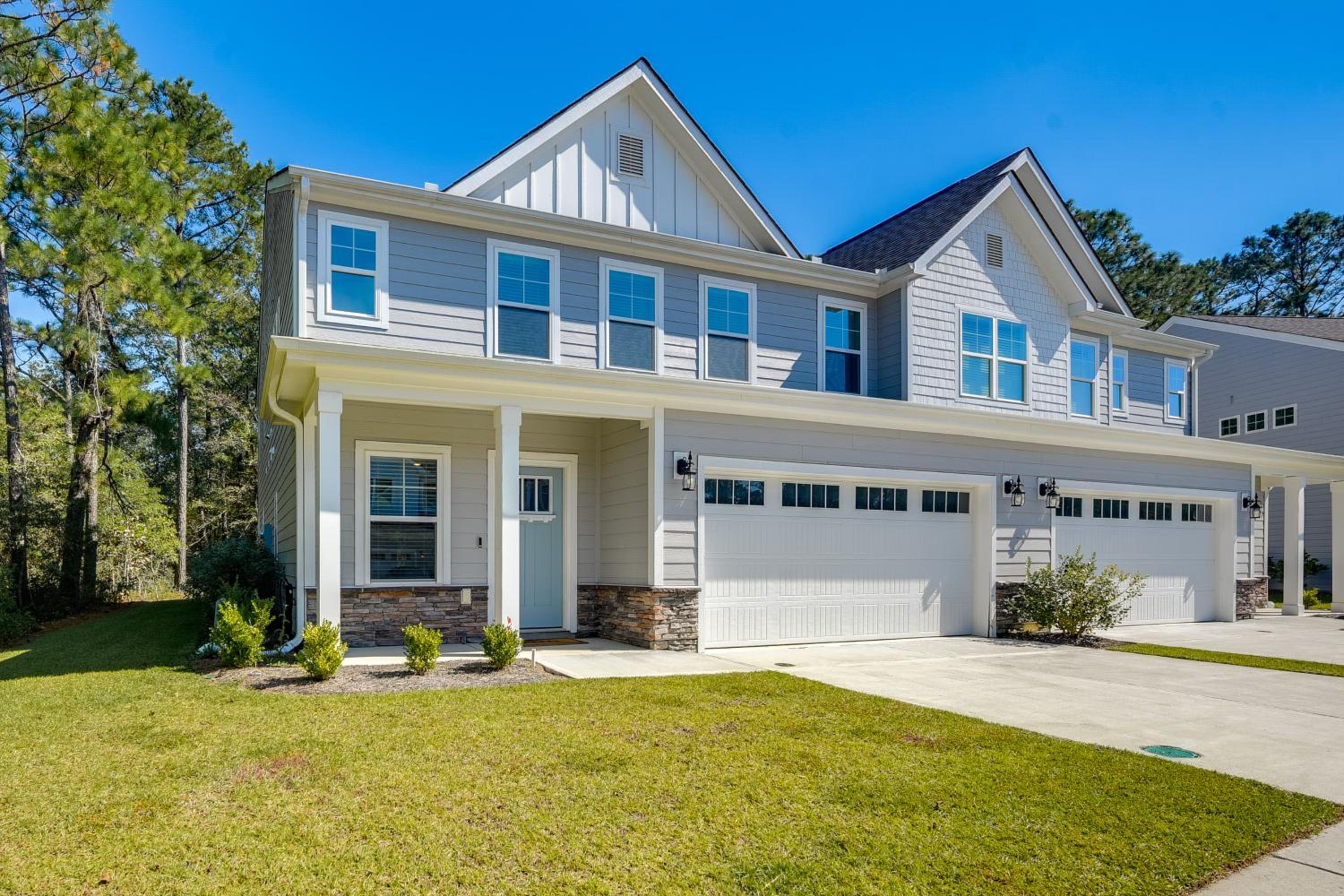 Townhome with Pool! 7 Mi to Ocean Isle Beach