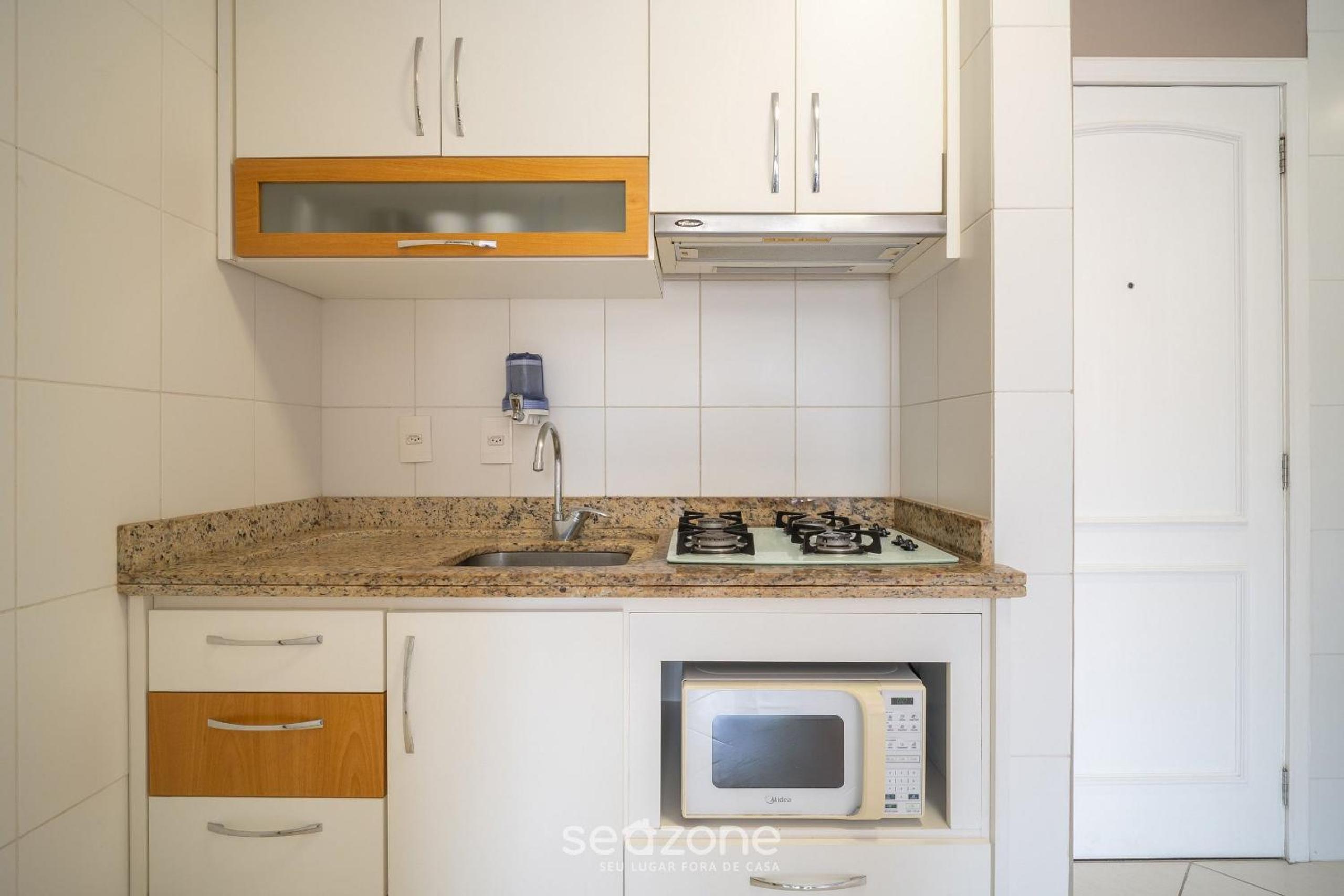 Apts in a building 100 meters from UFSC - EOSs
