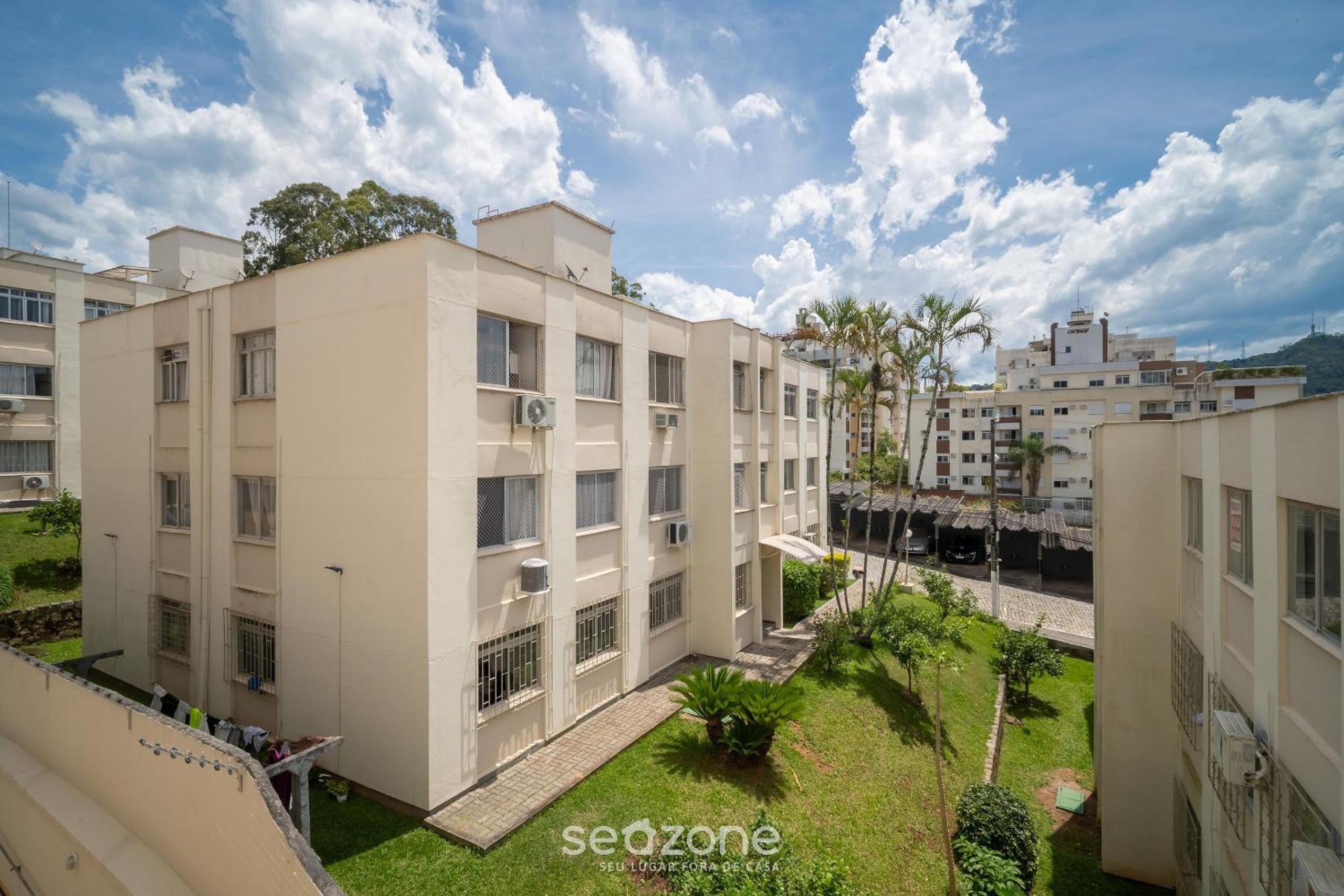 Apts in a building 100 meters from UFSC - EOSs