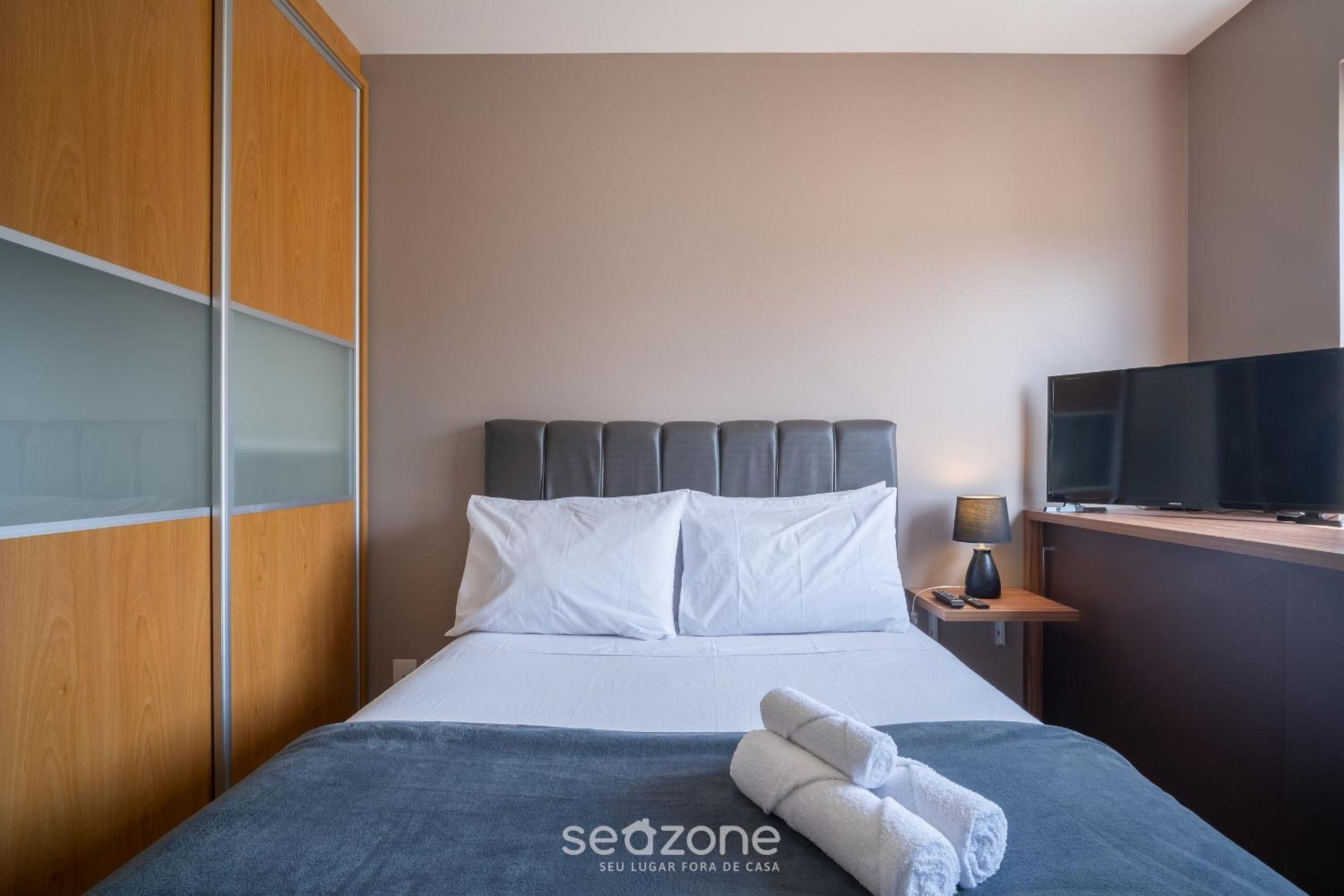 Apts in a building 100 meters from UFSC - EOSs