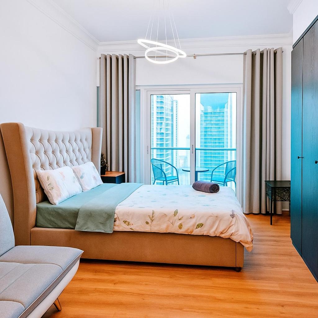 Modern Studio with Balcony - Close to Metro & Marina