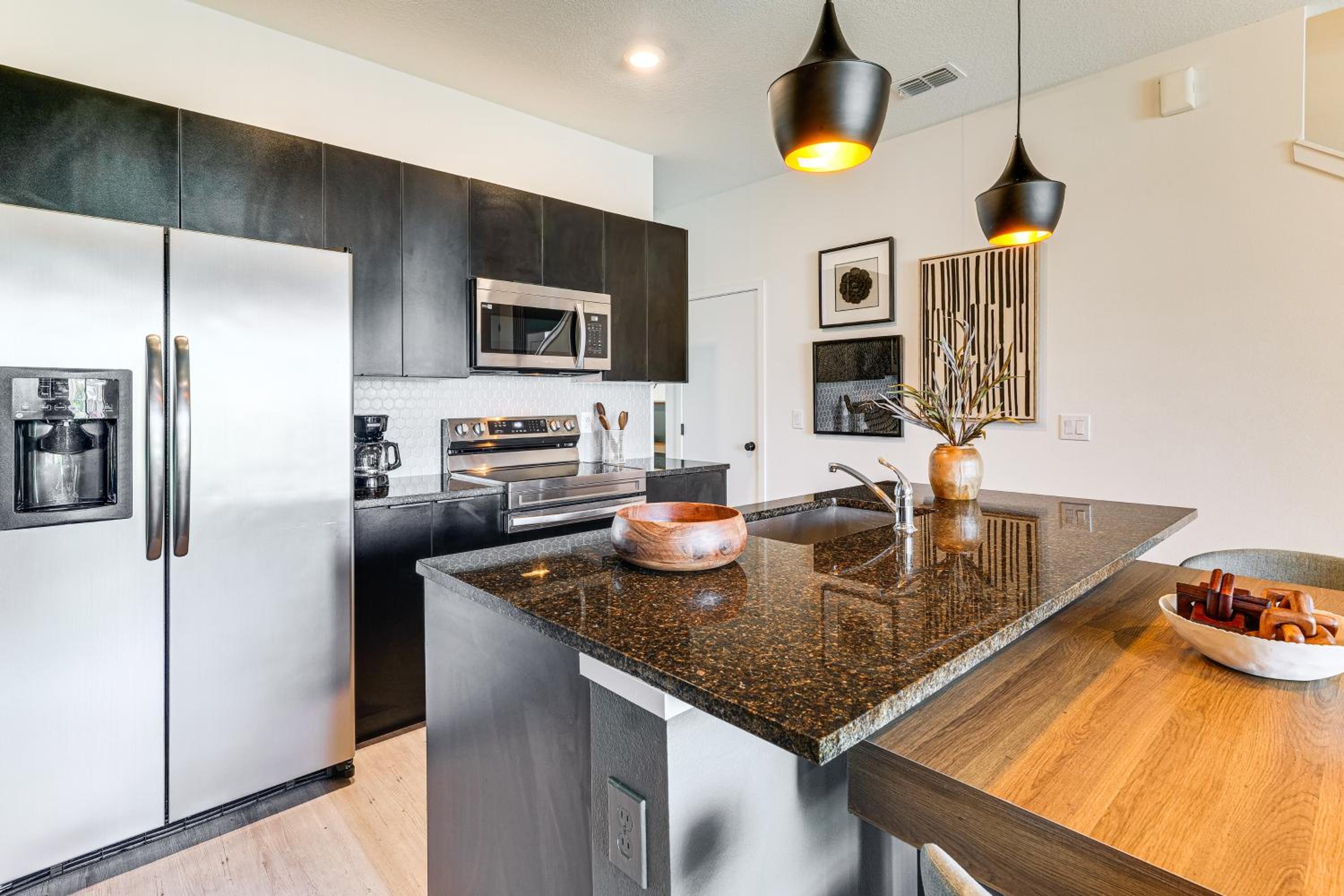 4 Mi to Disney! Pet-Friendly Home with Pool Access