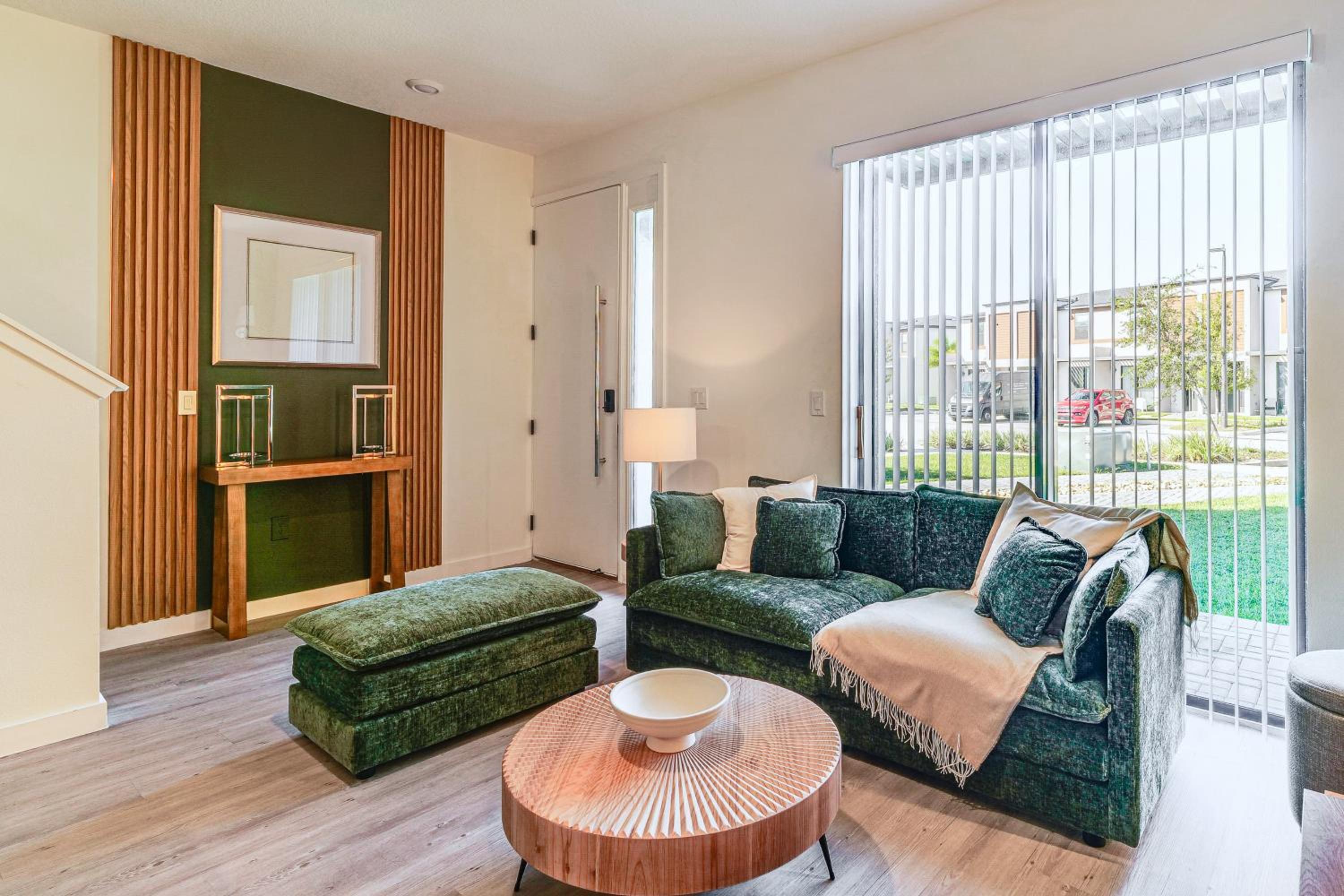4 Mi to Disney! Pet-Friendly Home with Pool Access