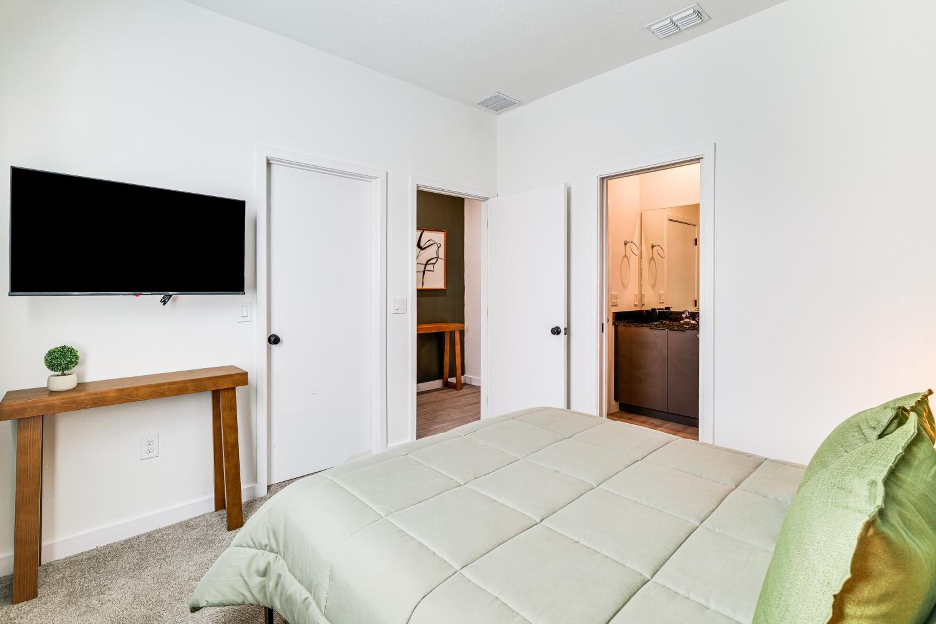 4 Mi to Disney! Pet-Friendly Home with Pool Access