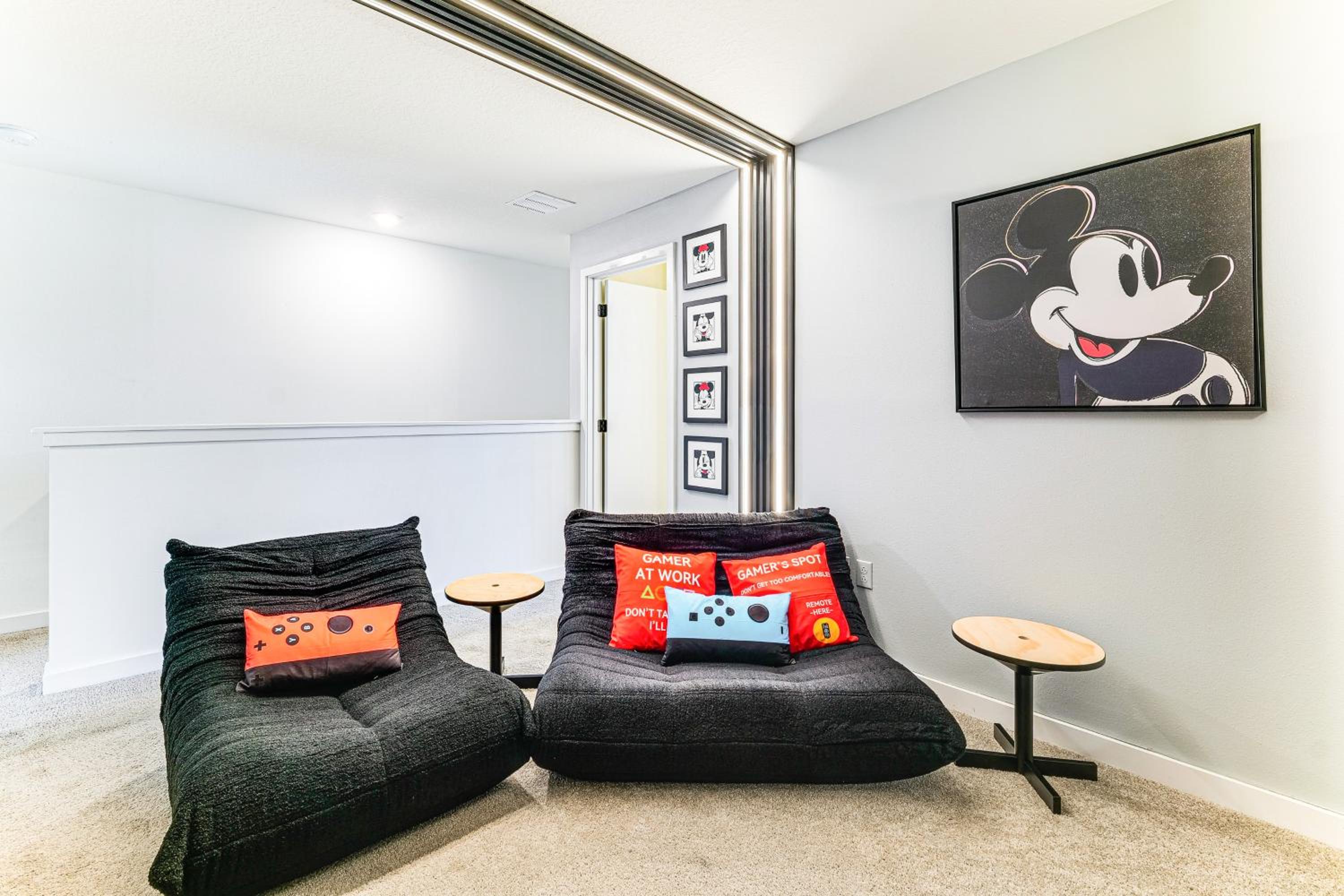 4 Mi to Disney! Pet-Friendly Home with Pool Access