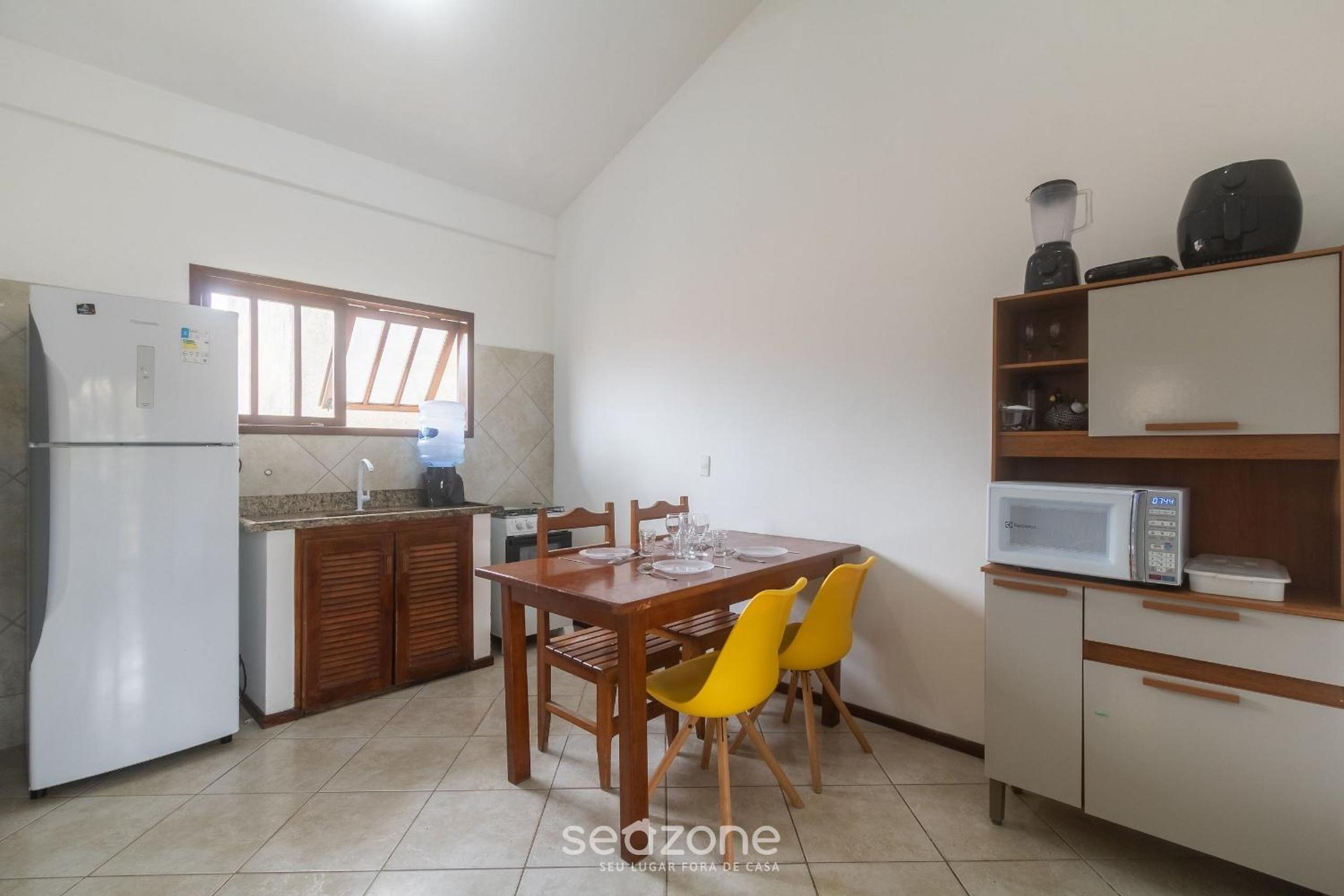 Fully equipped apartments in condo with pool 500m from Taperapuã Beach - ENLs