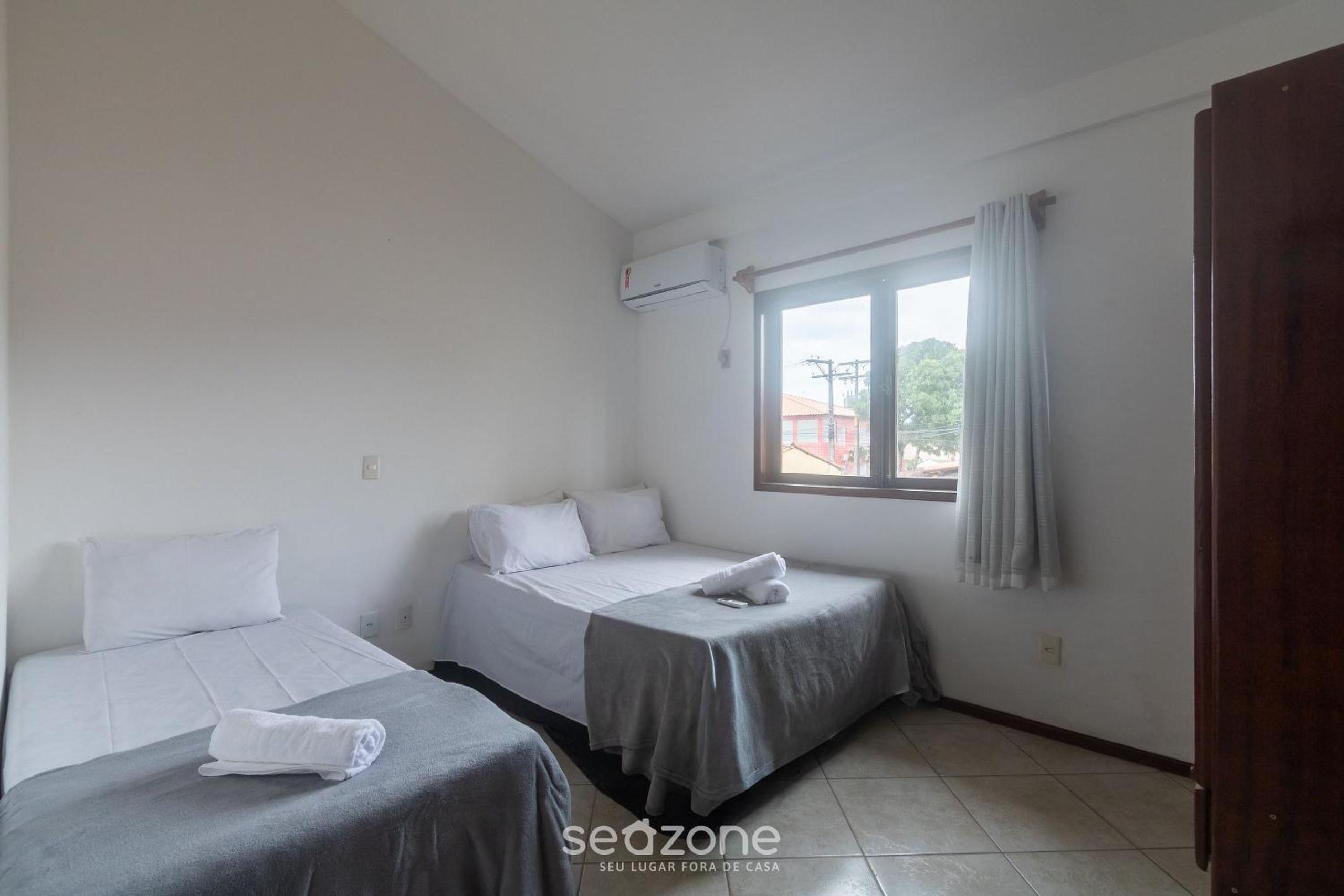 Fully equipped apartments in condo with pool 500m from Taperapuã Beach - ENLs