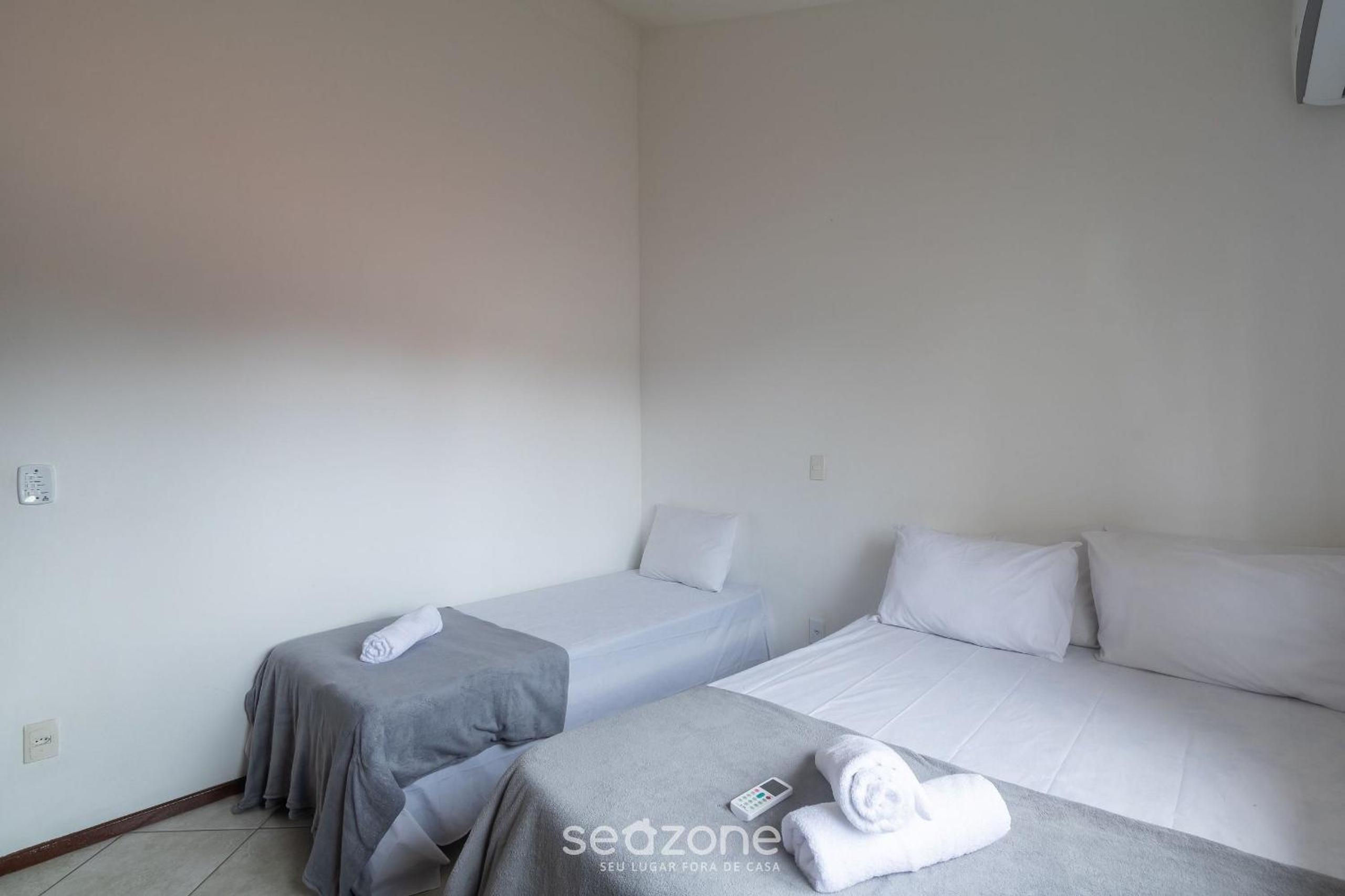Fully equipped apartments in condo with pool 500m from Taperapuã Beach - ENLs