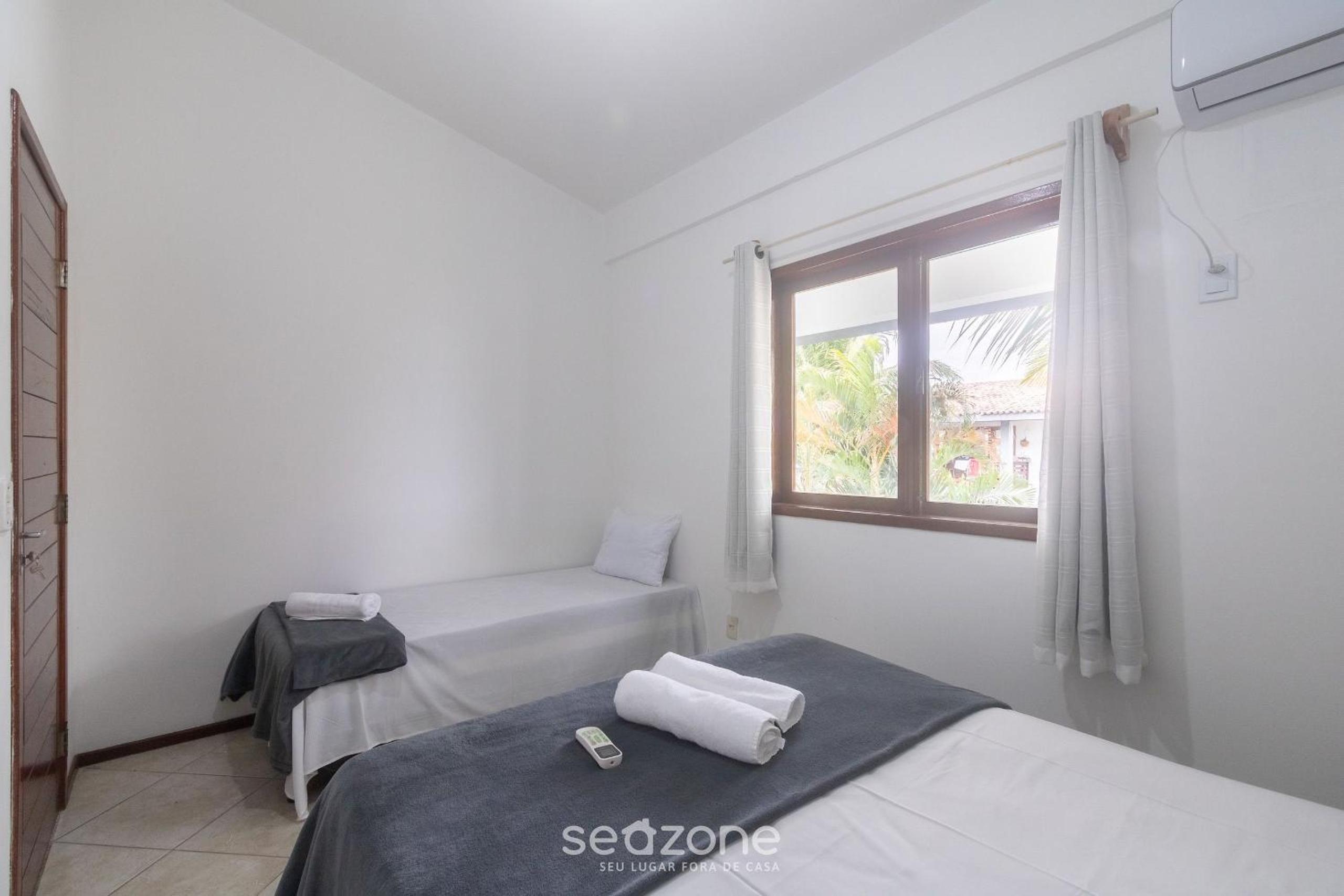 Fully equipped apartments in condo with pool 500m from Taperapuã Beach - ENLs