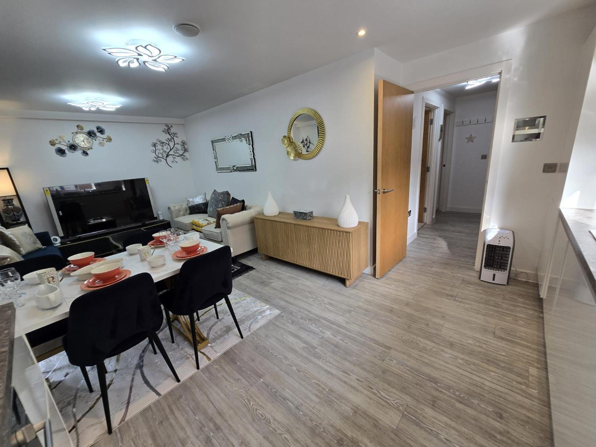 Mega3 Central Manchester Luxury 2-Bedroom,2-Baths with Free Car Park