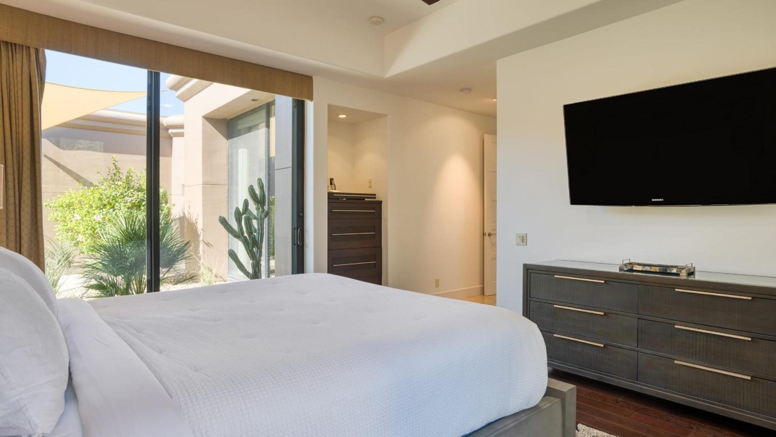 Elegant Palm Desert Escape w Pool Casita Outdoor Lounge The Giraffe View House at The Reserve