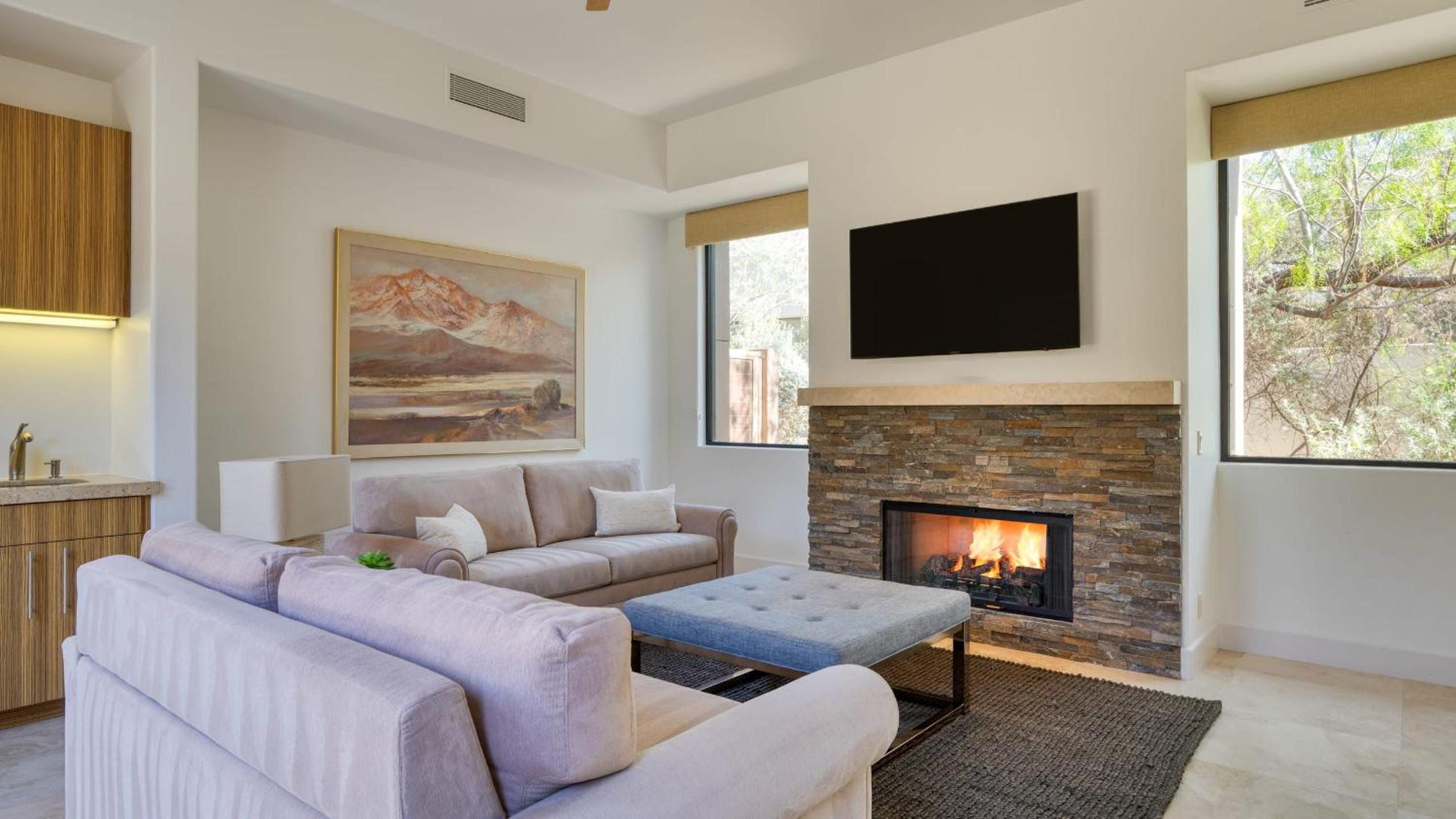 Elegant Palm Desert Escape w Pool Casita Outdoor Lounge The Giraffe View House at The Reserve
