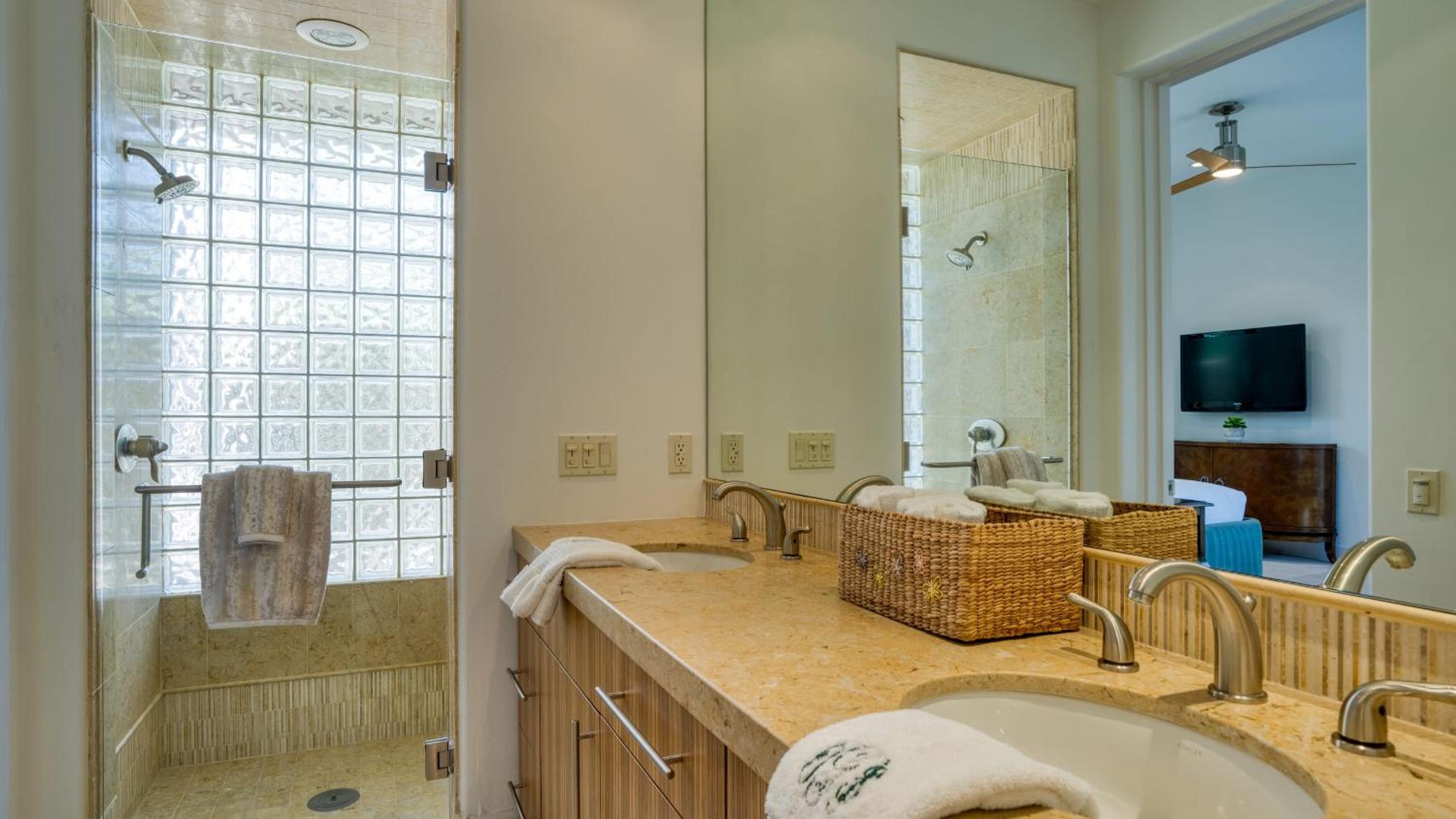 Elegant Palm Desert Escape w Pool Casita Outdoor Lounge The Giraffe View House at The Reserve