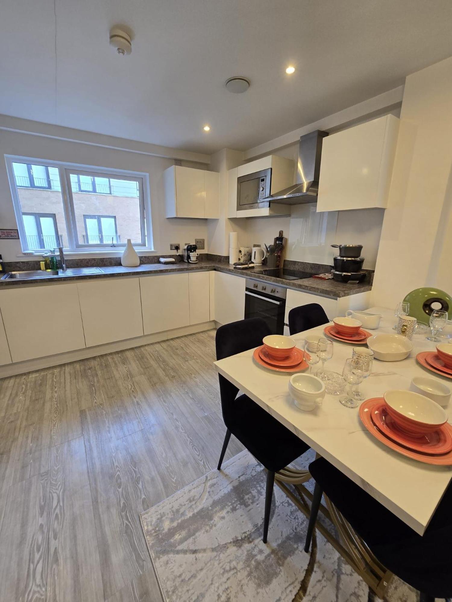 Mega3 Central Manchester Luxury 2-Bedroom,2-Baths with Free Car Park