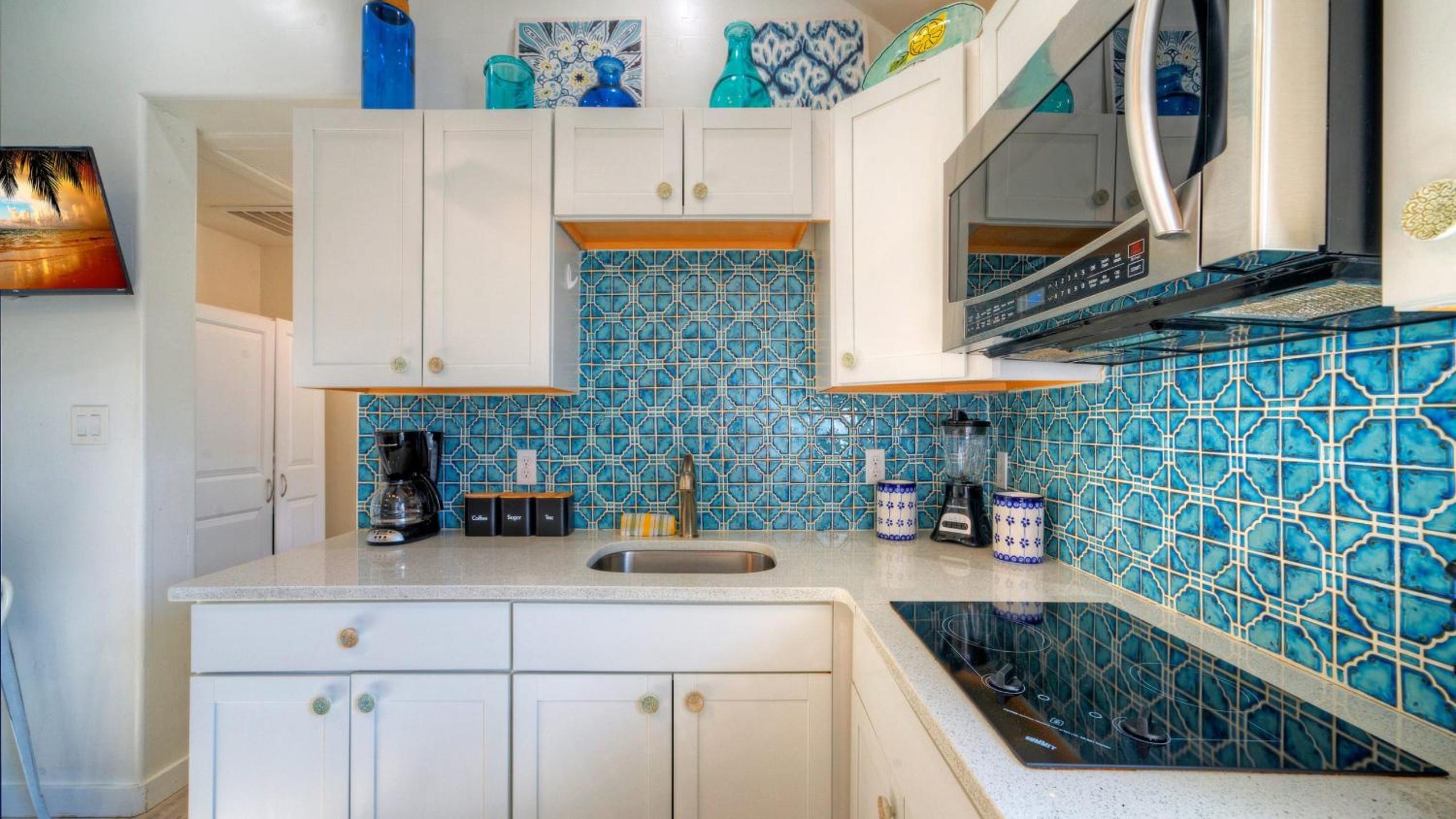 Walk to Alister St Near Dining King Suite w Private Yard Fire Pit Casa Santori by AvantStay