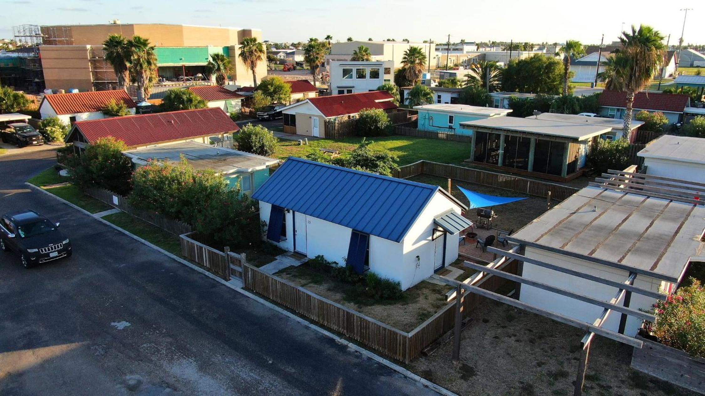 Walk to Alister St Near Dining King Suite w Private Yard Fire Pit Casa Santori by AvantStay