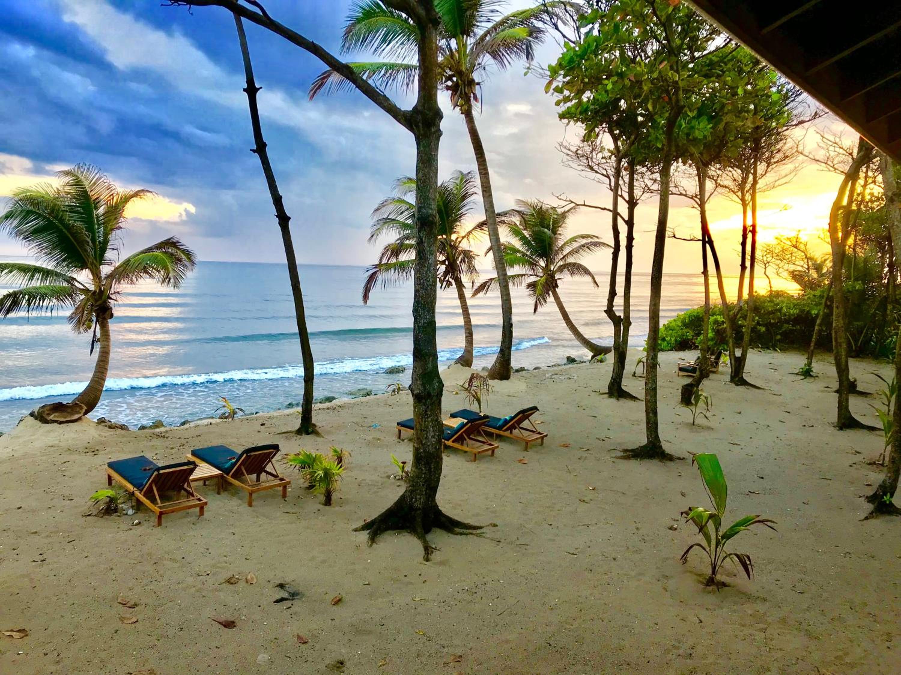 Turtle Beach Sanctuary, Utila