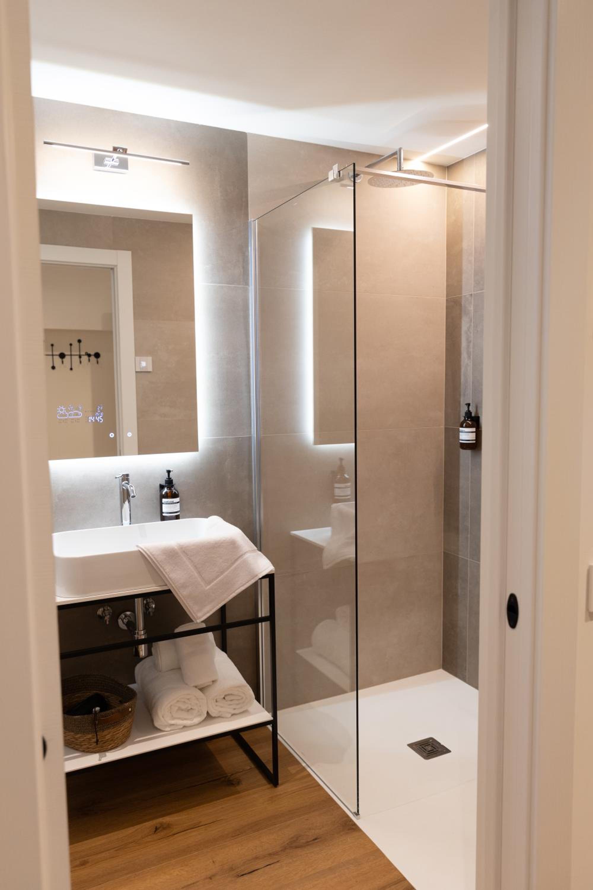 ecHo Apartments & SPA